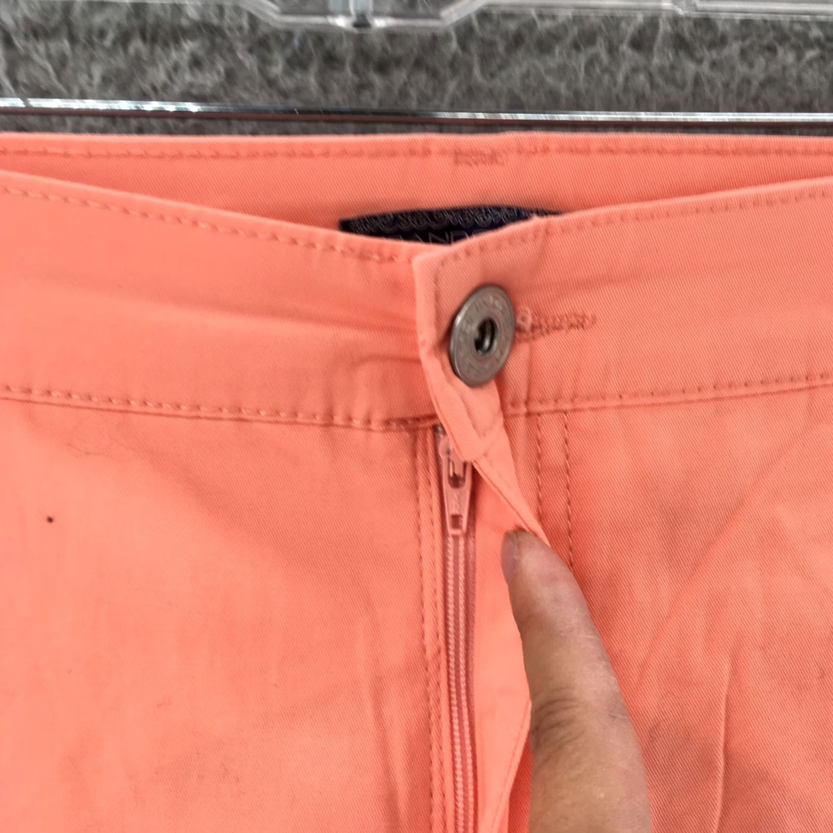 Vintage Bandolino Mandie Capri Pants Womens 12 Pink 5 Pockets Zip Fly Rise 11 Inseam 21 Cotton Blend Classic Modern Straight Leg Womens Size 34" / US 12 / IT 48 - 4 Thumbnail