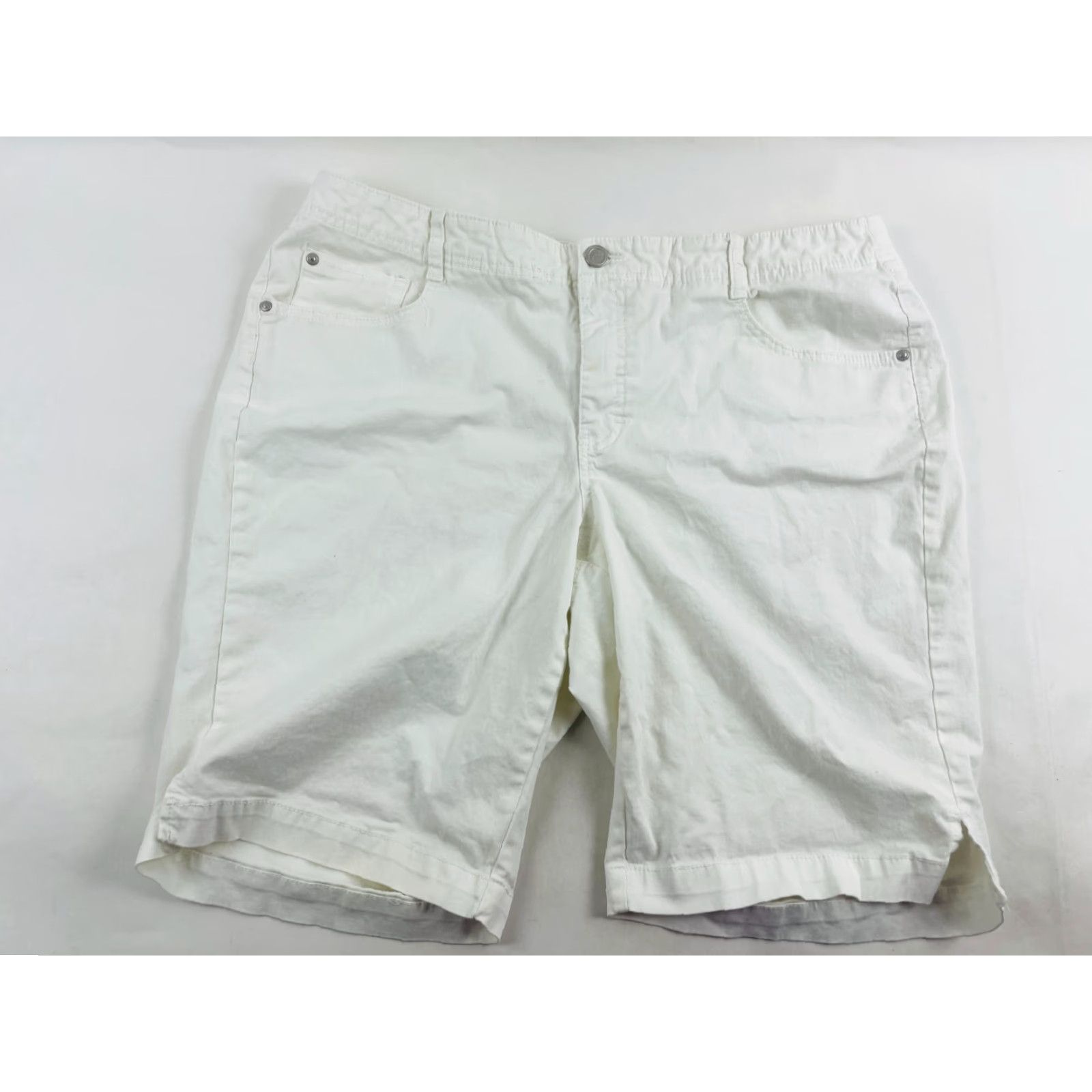 Vintage JMS Shorts Women's Plus Size 20W White Butterfly Embroidered Pockets Bermuda Size 42" / US 20 - 2 Thumbnail
