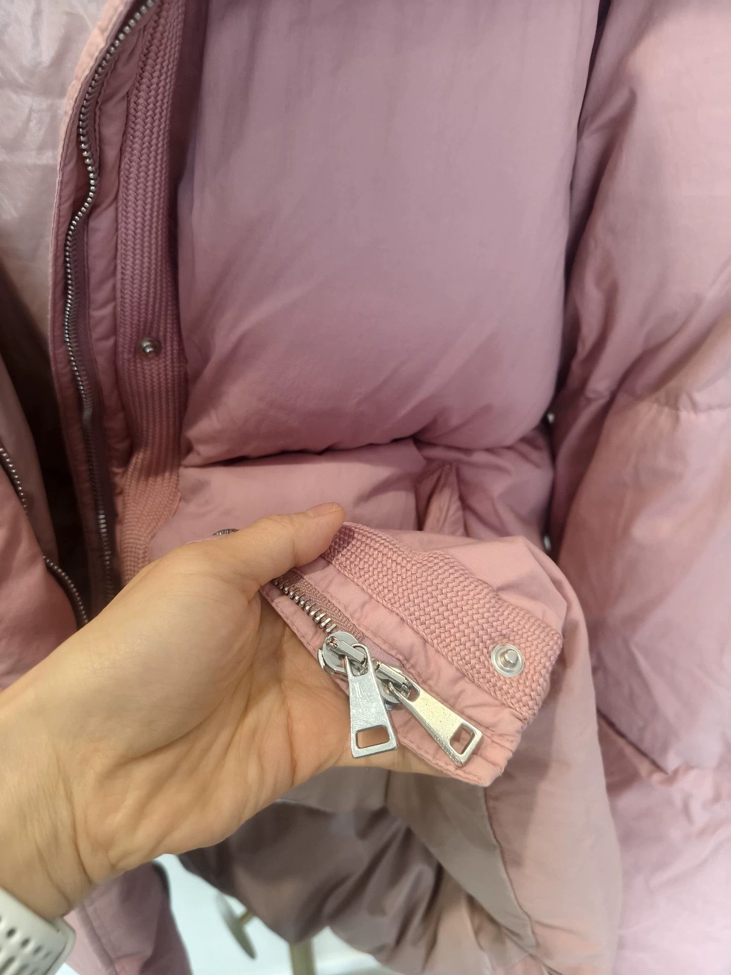 Moncler Moncler Women's Oversized Pink Goose Down Belted Size 0 Coat Size XS / US 0-2 / IT 36-38 - 5 Thumbnail