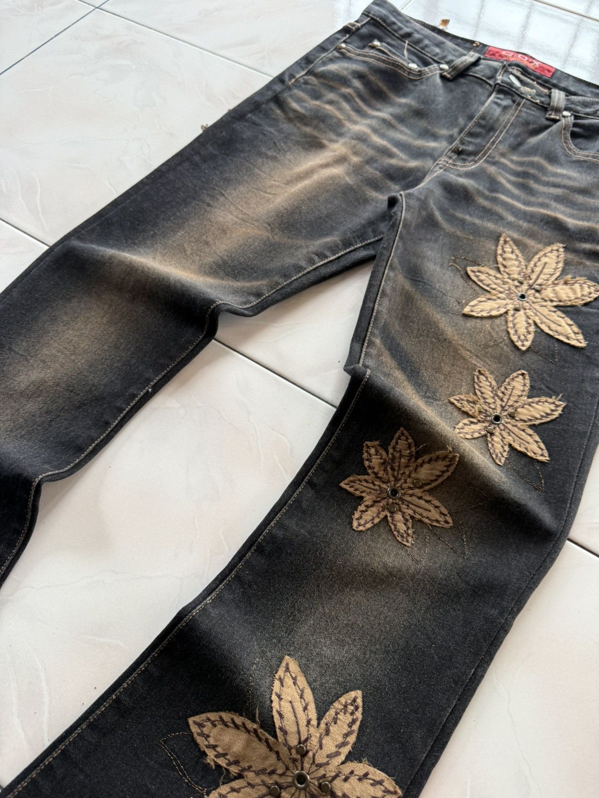 Japanese Brand Cosmo Japan Weed Leaf Suede Patch Mud Fade Flared Jeans Size US 27 - 10 Thumbnail