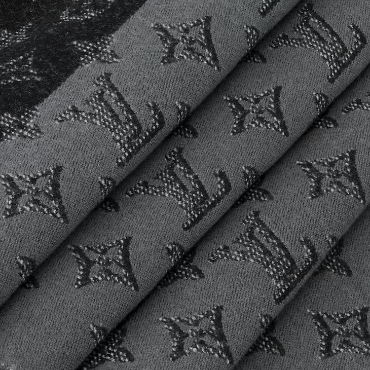 Louis Vuitton Monogram Heritage Scarf Size ONE SIZE - 3 Thumbnail