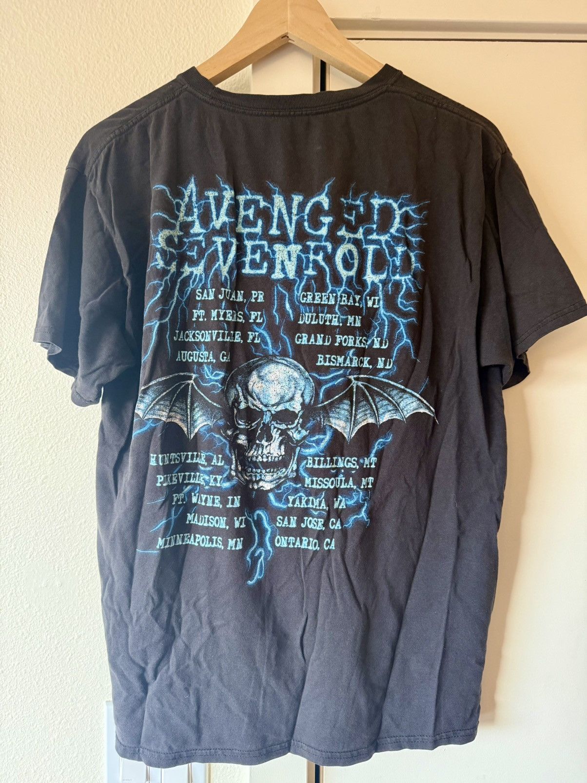 Band Tees Avenged Sevenfold 2011 Tour Tee Size US M / EU 48-50 / 2 - 2 Thumbnail