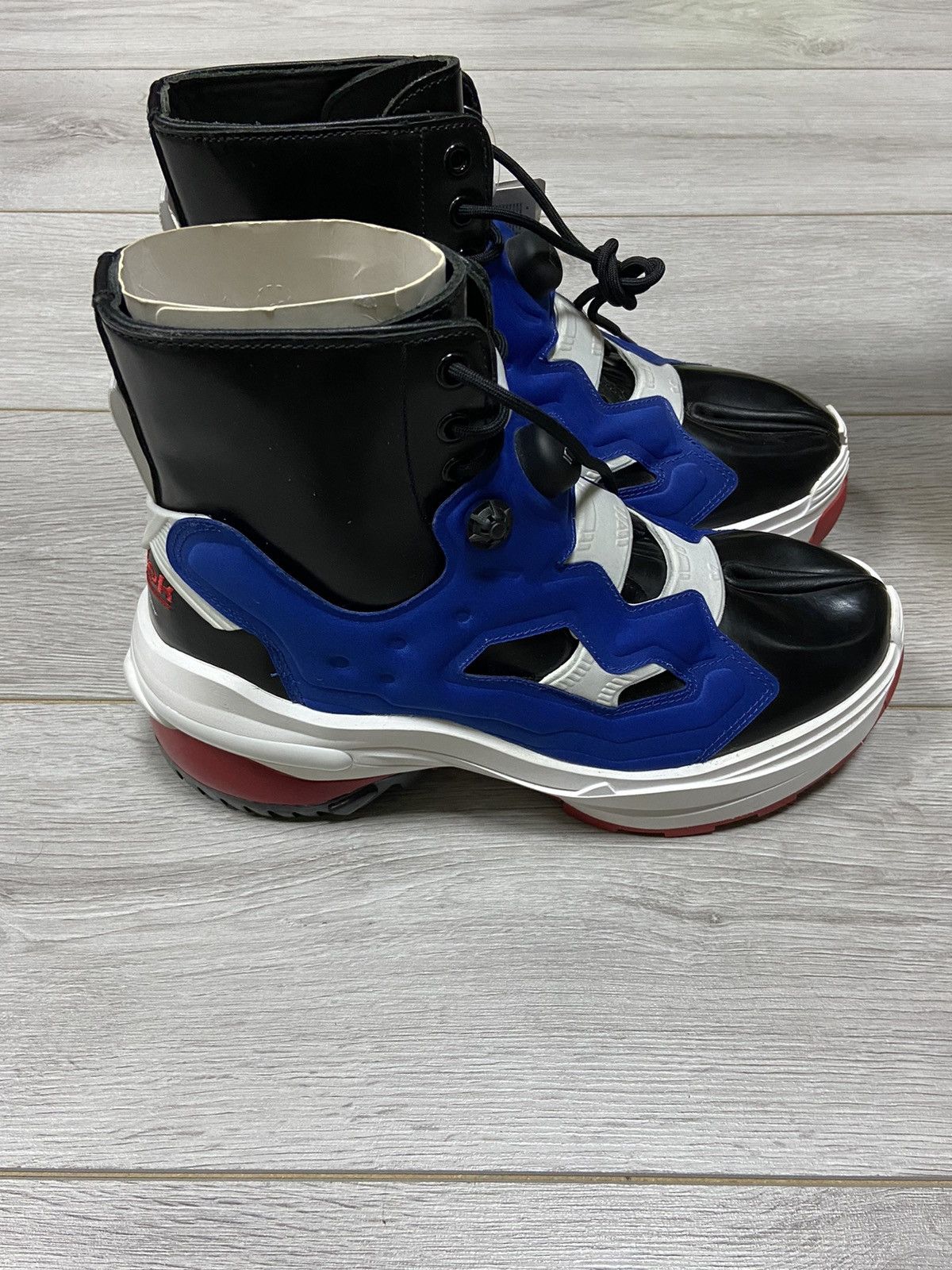 Maison Margiela Maison Margiela x Tabi InstaPump Reebok high sneakers Size US 10 / EU 43 - 3 Thumbnail