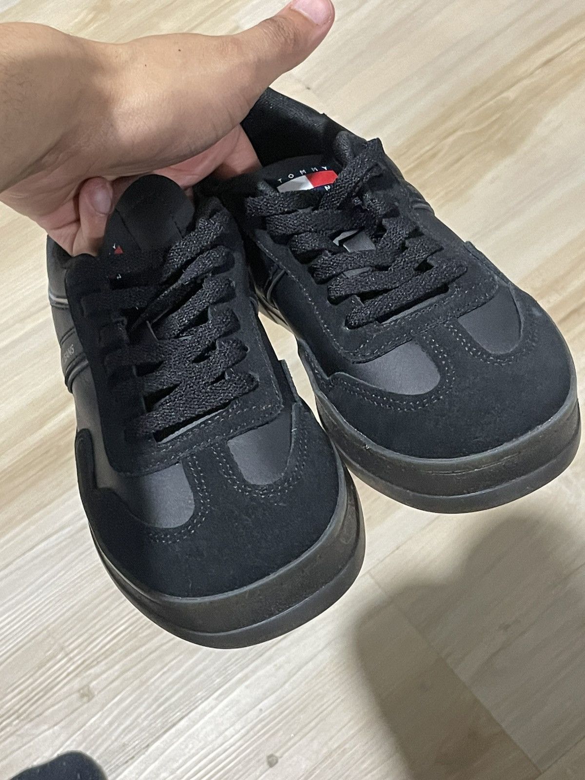 Tommy Hilfiger Vintage Tommy Hilfiger Sneakers Size US 7.5 / IT 37.5 - 3 Thumbnail