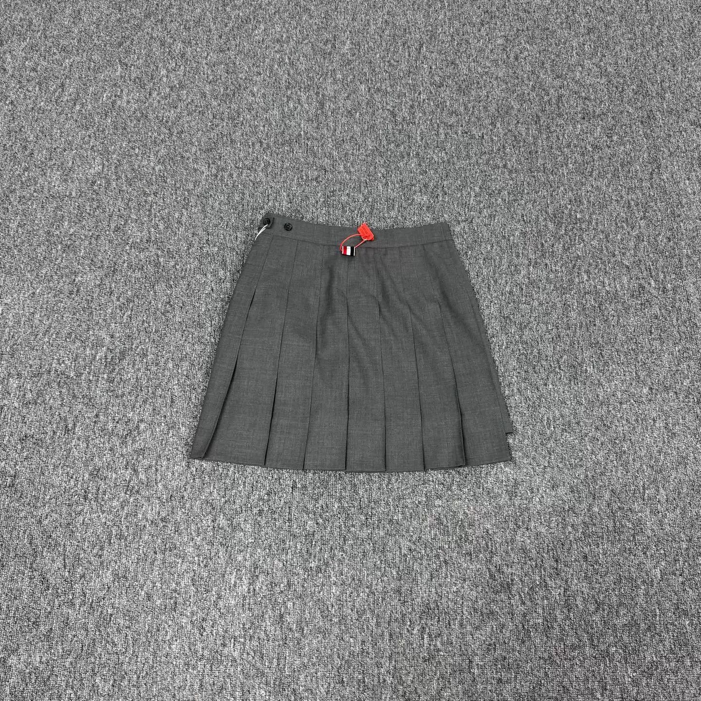 Thom Browne TB Gray Pleated Wool Skirt RWB Webbing EU42 99 New Size 28" / US 6 / IT 42 - 2 Thumbnail