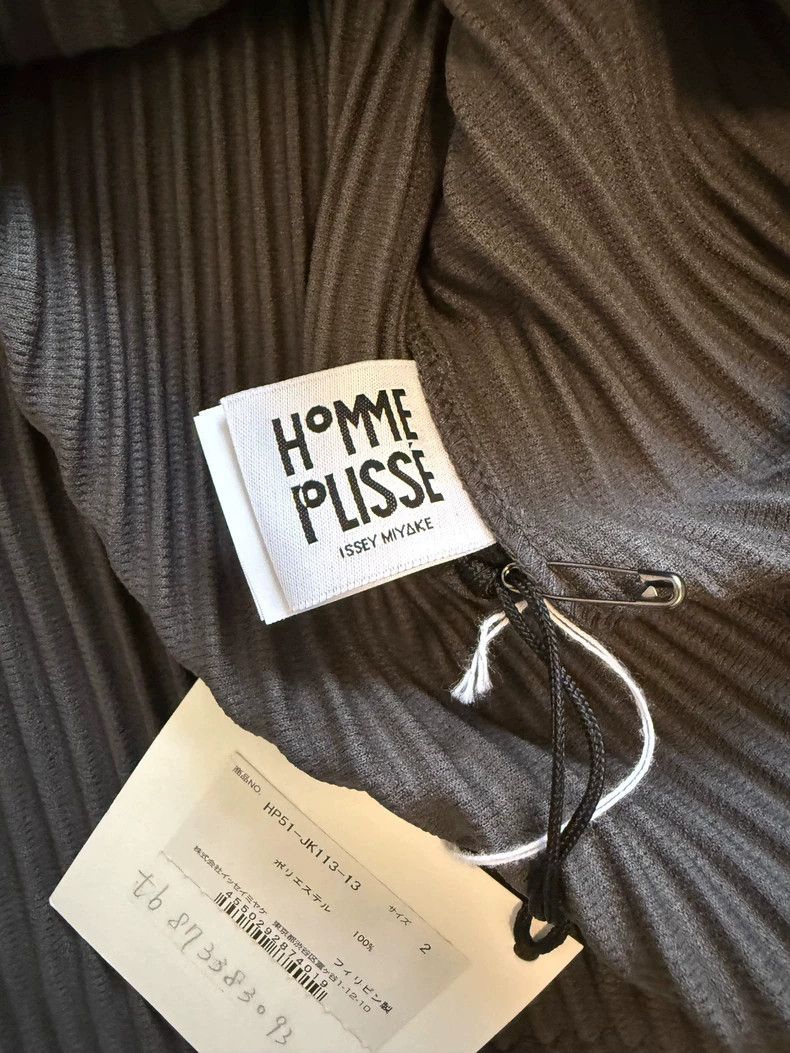 Issey Miyake Issey Miyake Grey pleated short-sleeved shirt Size M / US 6-8 / IT 42-44 - 2 Thumbnail