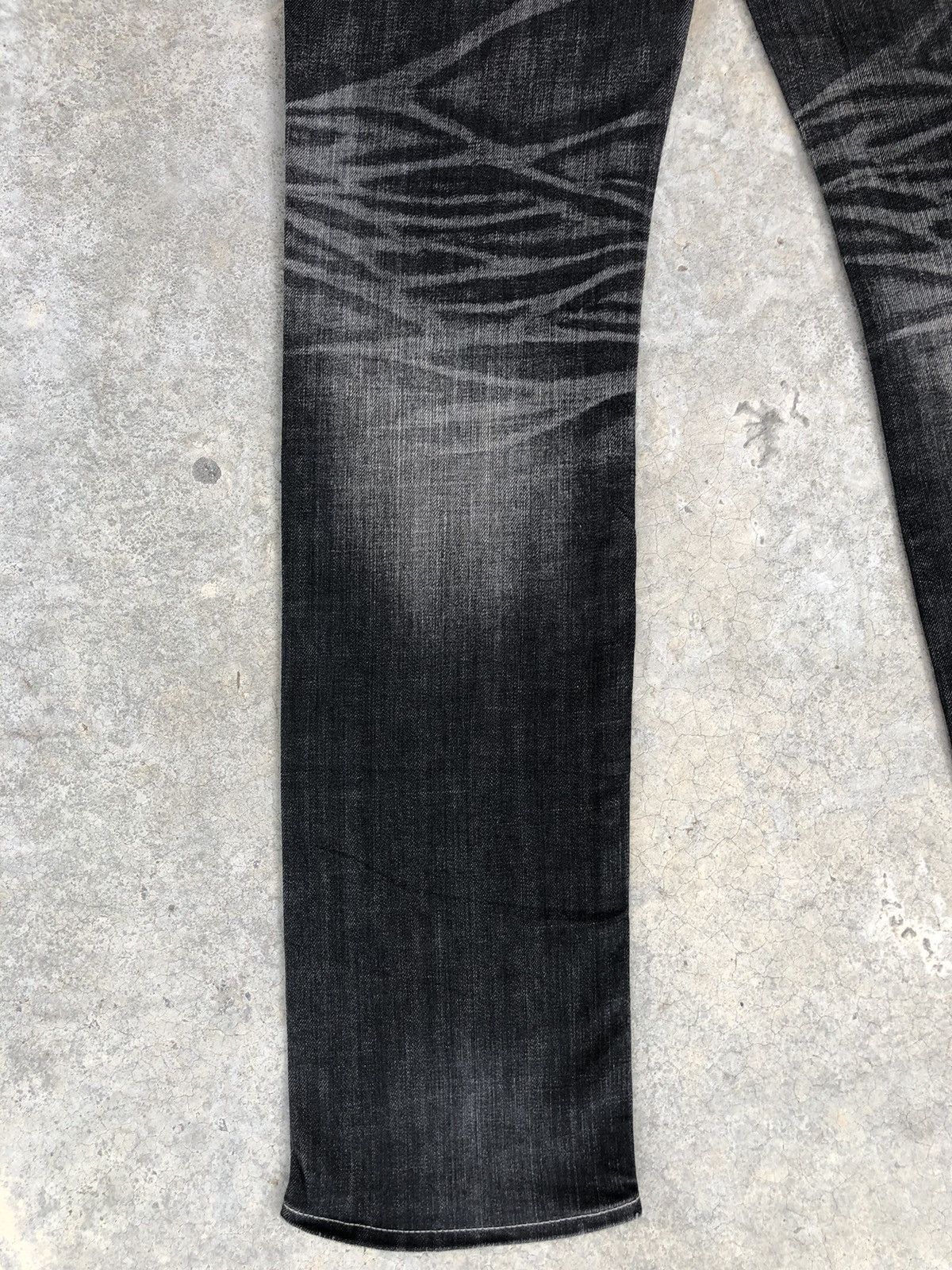 Vanquish Japanese Vanquish Distressed Jeans Skinny Jeans Size US 33 - 11 Thumbnail