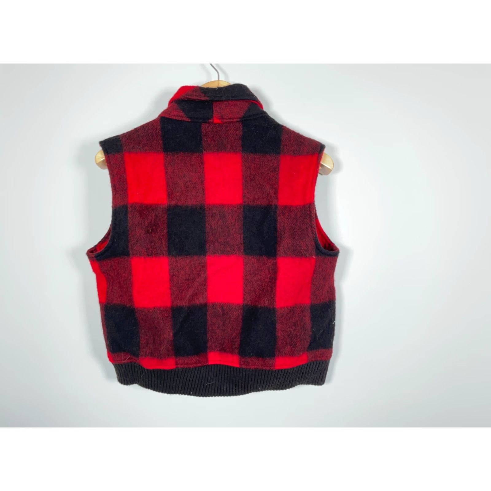 Vintage Woolrich 80s Wool Vest Women's Large Red Black Buffalo Plaid Snap Button USA Tag Wool Vest Size L / US 10 / IT 46 - 2 Thumbnail
