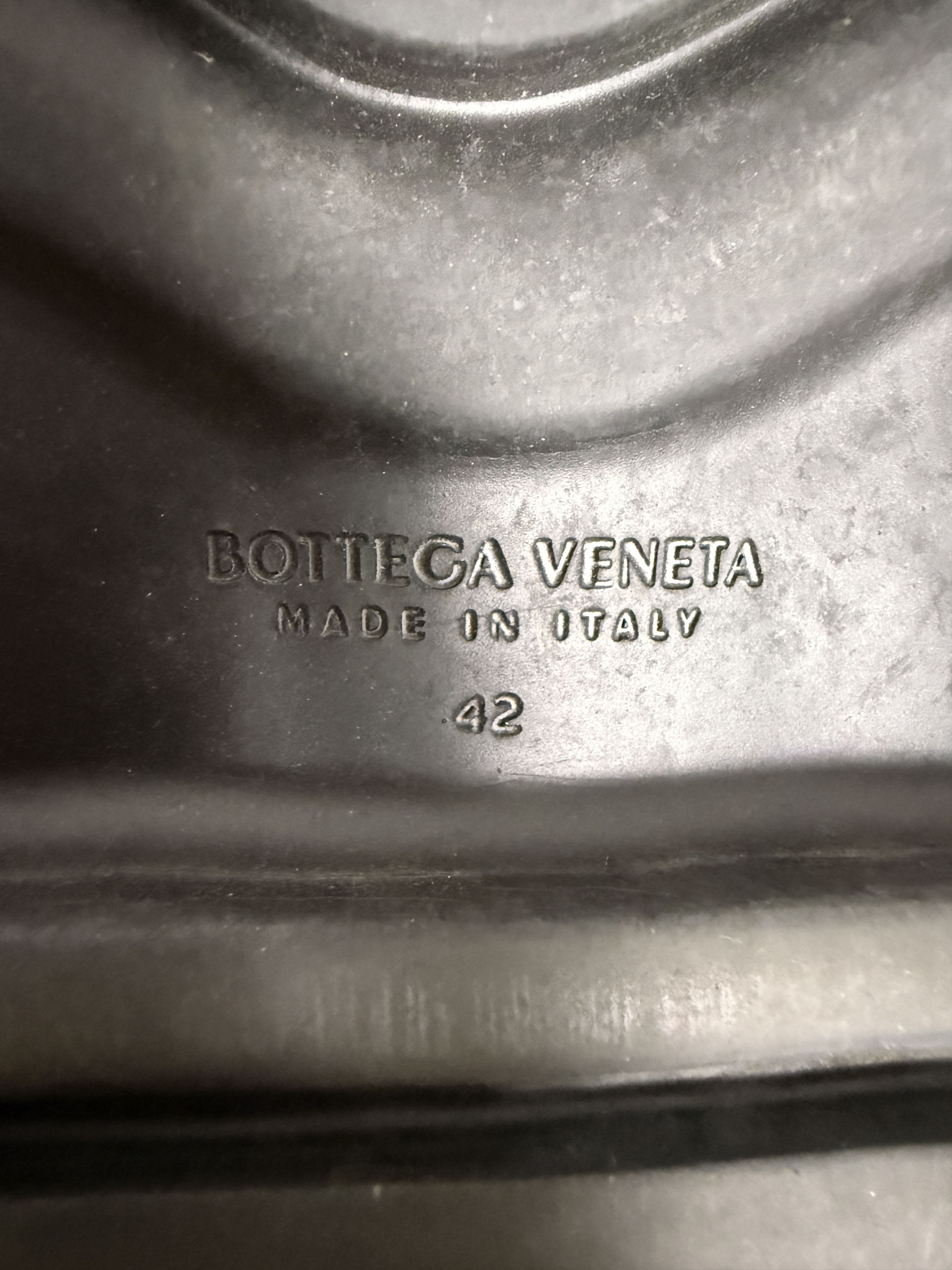Bottega Veneta $900 Bottega Veneta Flash Sandals 42 *DAMAGED* Size US 9 / EU 42 - 12 Thumbnail