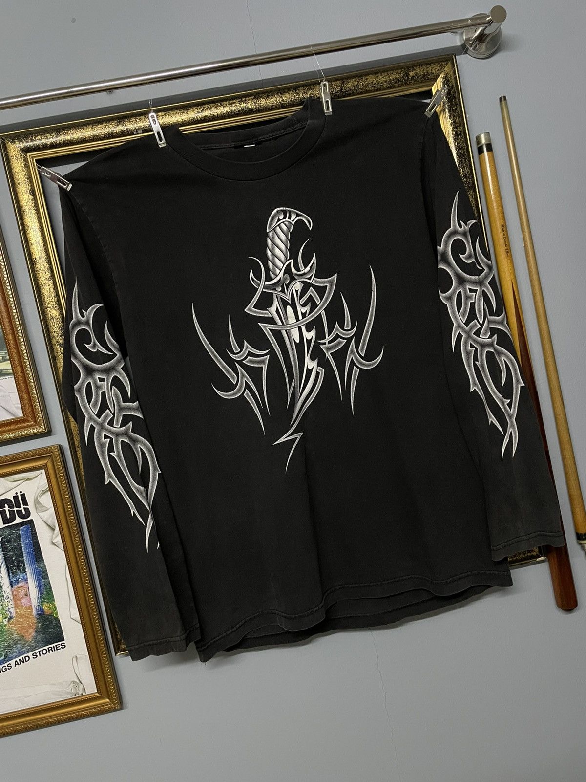Vintage Vintage 1990s Tribal Knife Tattoo Sunfaded Distressed Tshirt Size US M / EU 48-50 / 2 - 2 Thumbnail