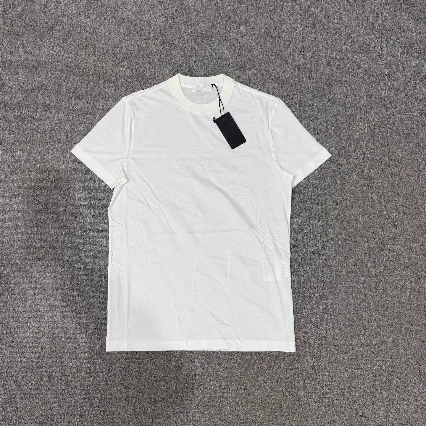 Prada Prada white short sleeve tee XS new Size XS / US 0-2 / IT 36-38 - 2 Thumbnail