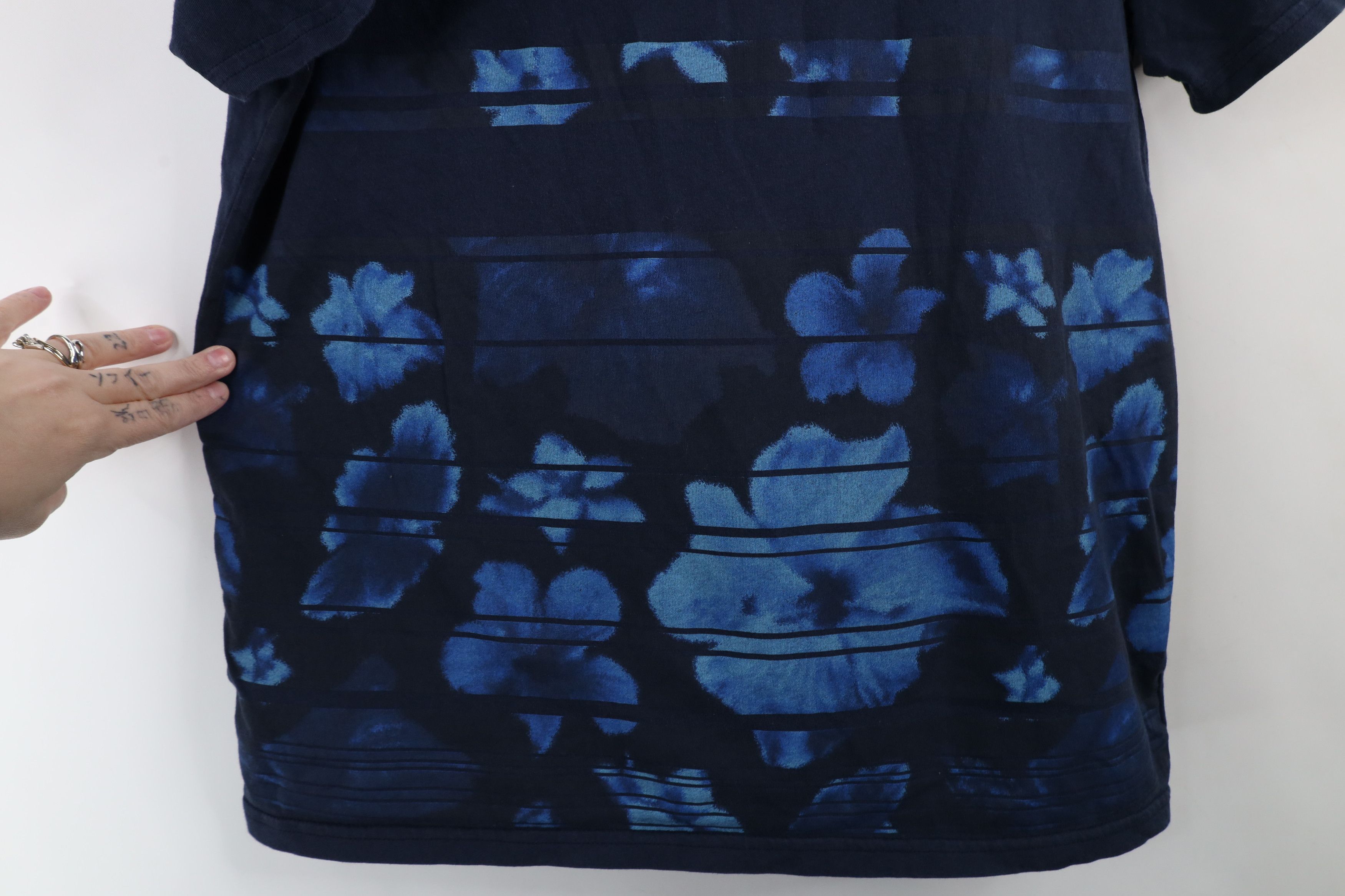 Oakley × Vintage Vintage Y2K Oakley Spell Out Flower Floral T-Shirt Navy Blue Size US M / EU 48-50 / 2 - 5 Thumbnail