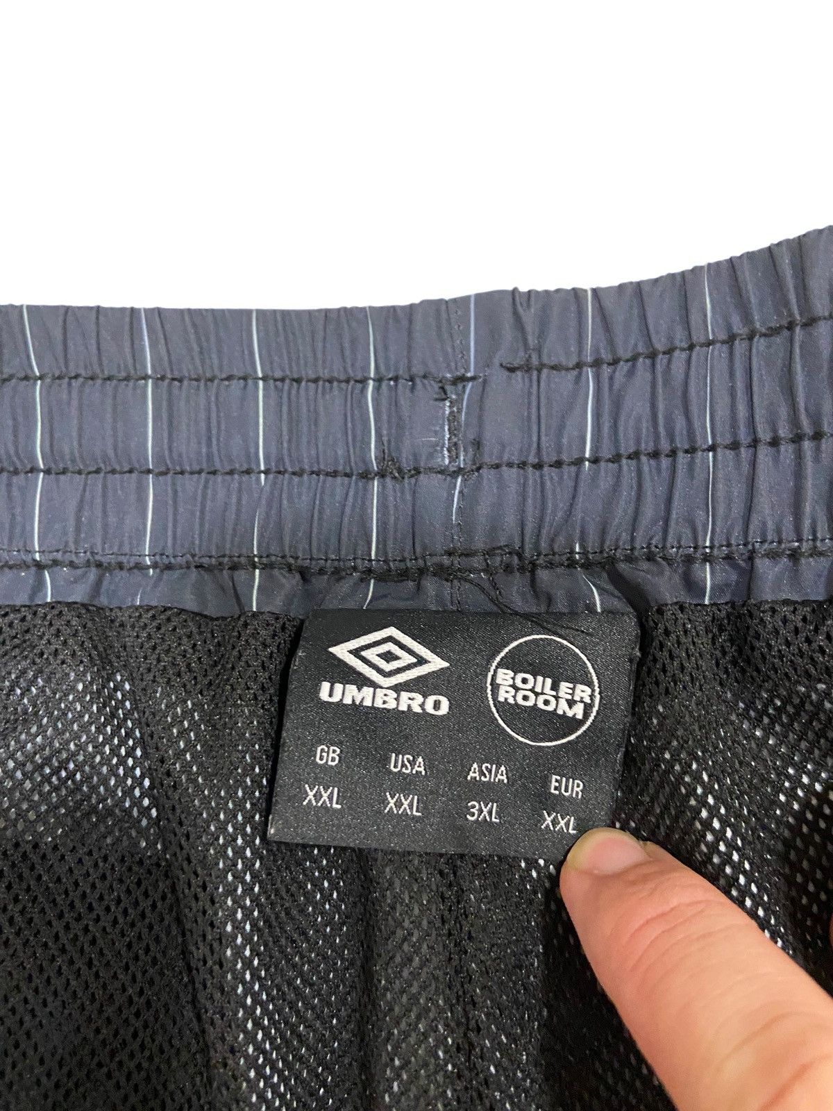 Umbro Boiler room x Umbro Soccer Nylon Shorts size XXL Rare Size US 36 / EU 52 - 4 Thumbnail
