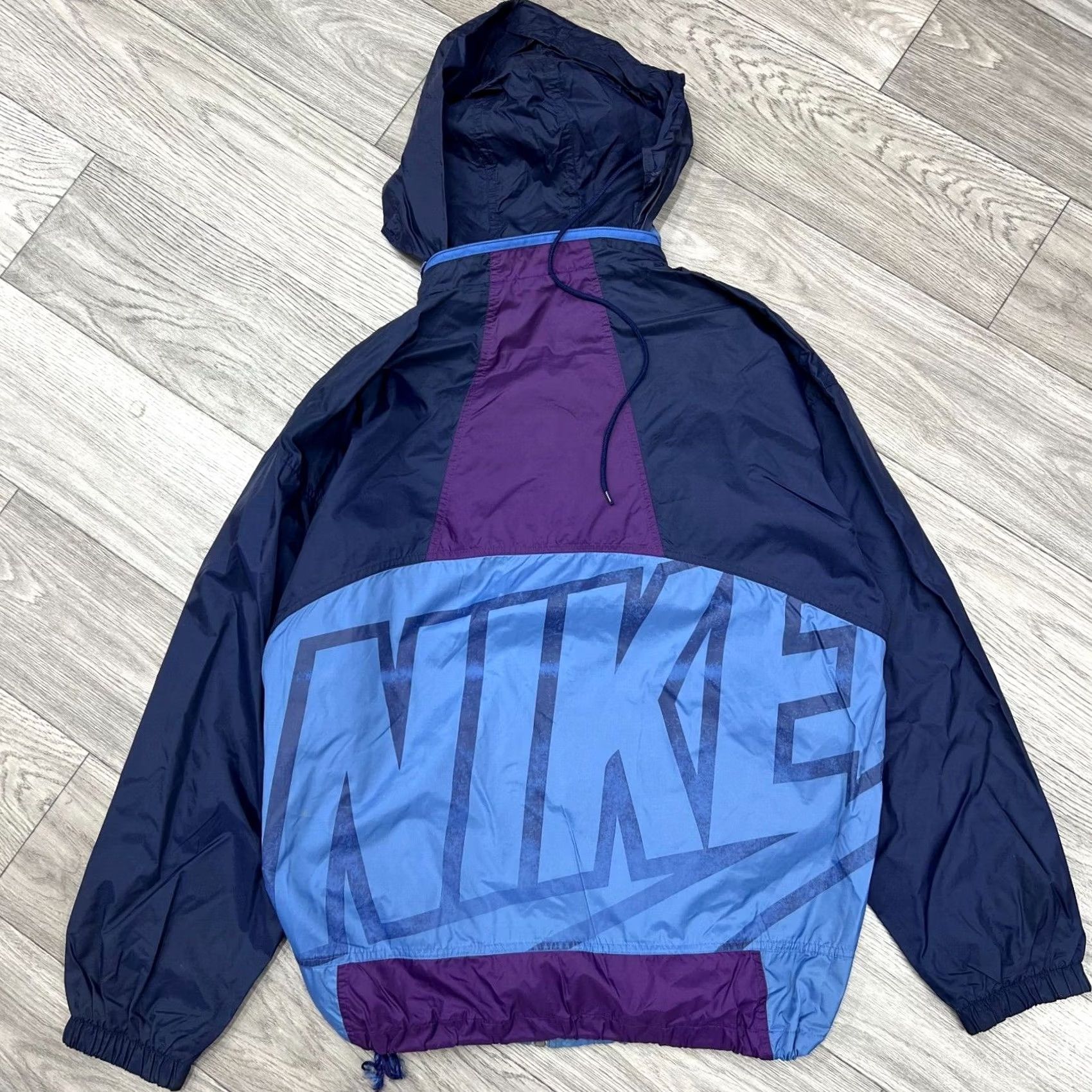 Nike Nike Vintage Nylon Jacket Windbreaker Big Logo Men's L Size US L / EU 52-54 / 3 - 2 Thumbnail