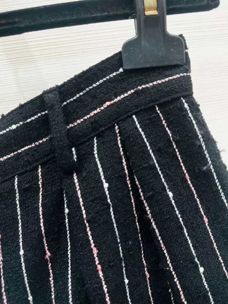 Chanel Chanel 23p striped tweed shorts Size 42" / US 20 - 6 Thumbnail