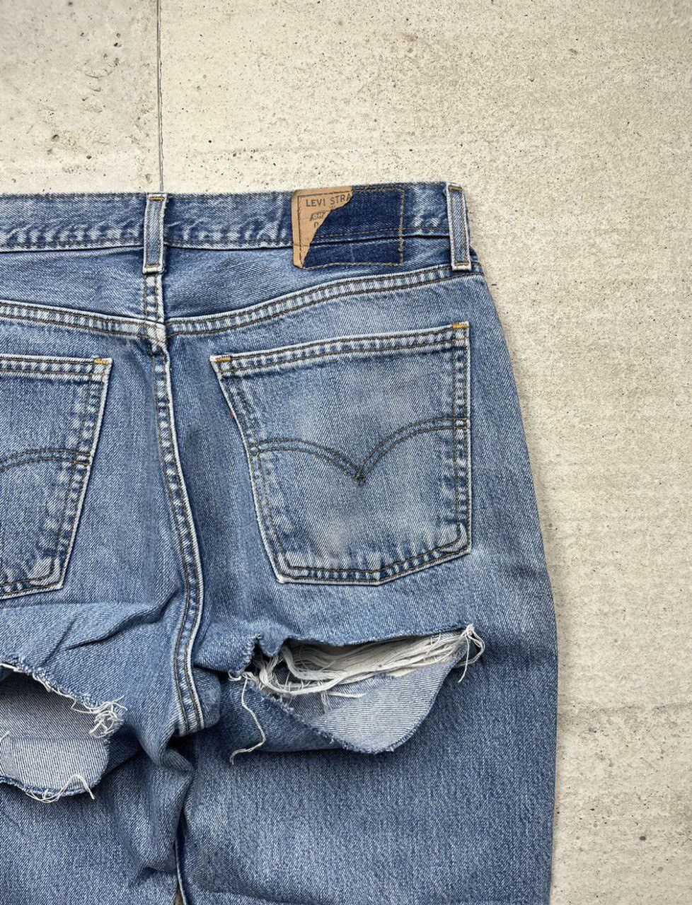 Levi's Vintage Clothing Levis Vintage Destroyed Blue Jeans Size US 32 / EU 48 - 7 Thumbnail