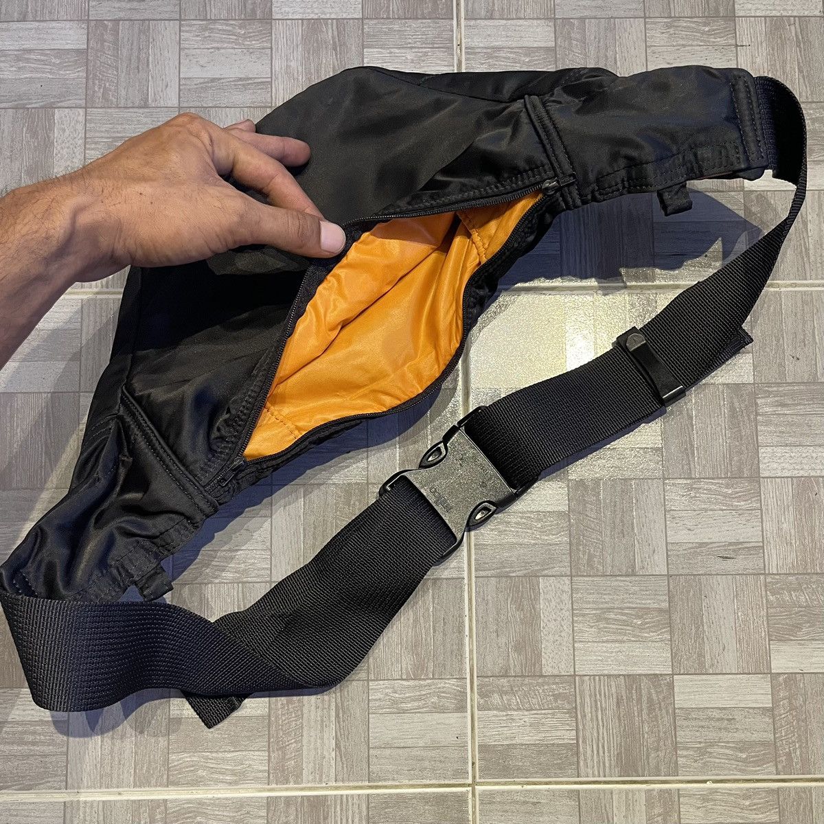Head Porter × Porter Porter Yoshida&Co Tanker Oversized Waist Bag/Crossbody Size ONE SIZE - 15 Thumbnail