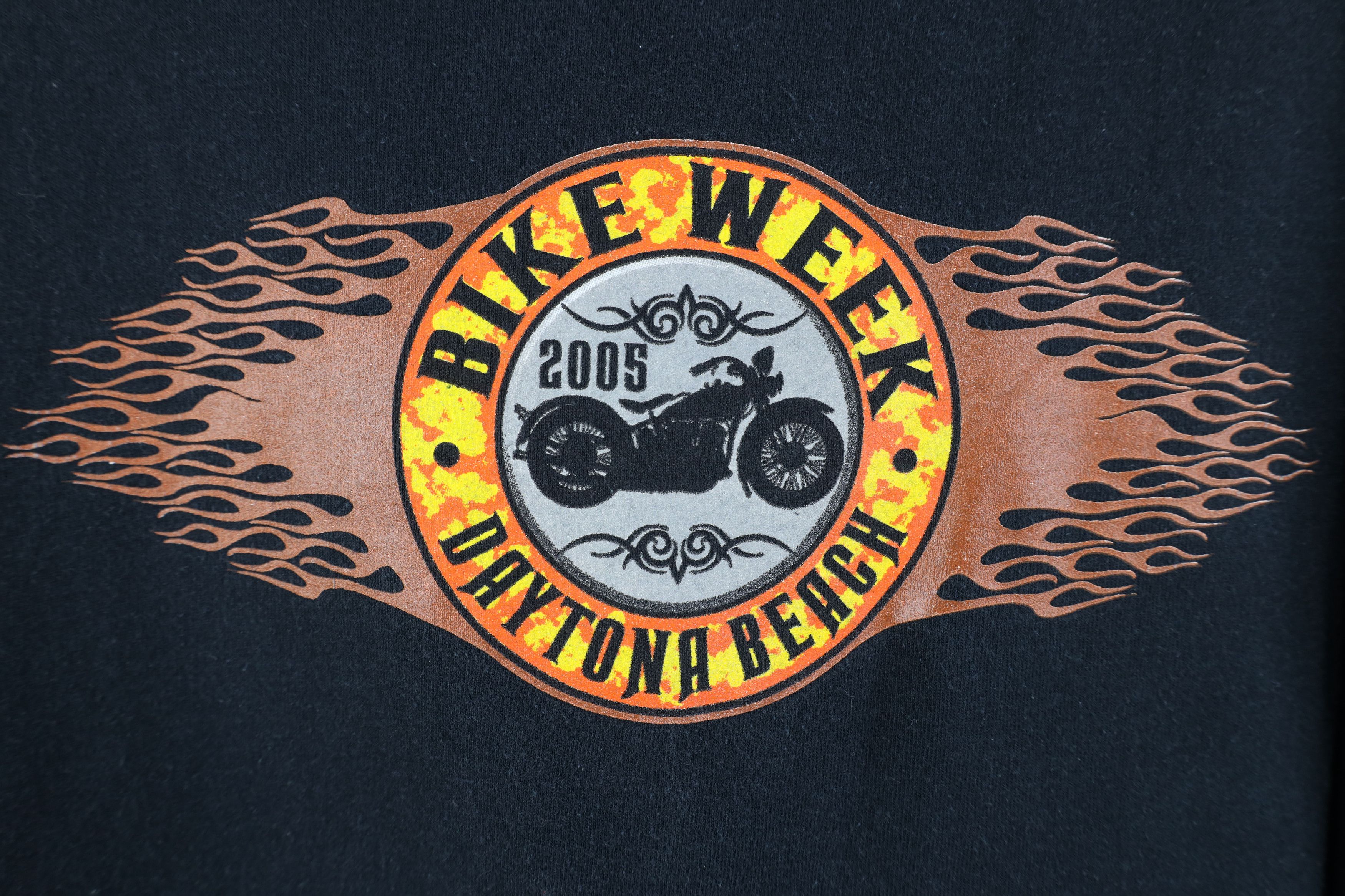 Vintage Vintage Y2K 2005 Bike Week Fire Flames Pinup Girl T-Shirt Size US M / EU 48-50 / 2 - 4 Thumbnail