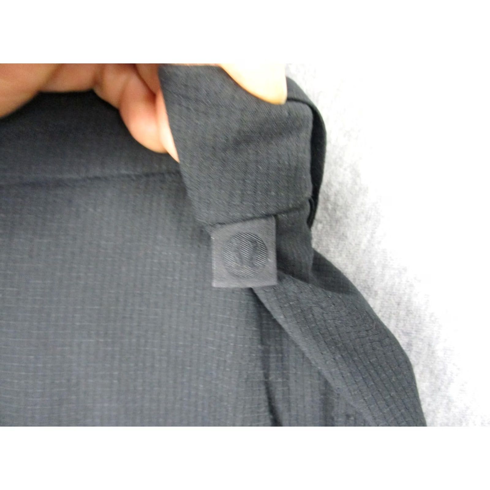 Lululemon Lululemon Pants Mens 33 Slim Tapered Stretch Chino Black Casual Travel Golf Front Zip Button Pockets Logo 33 Regular Mens Size US 33 - 3 Thumbnail