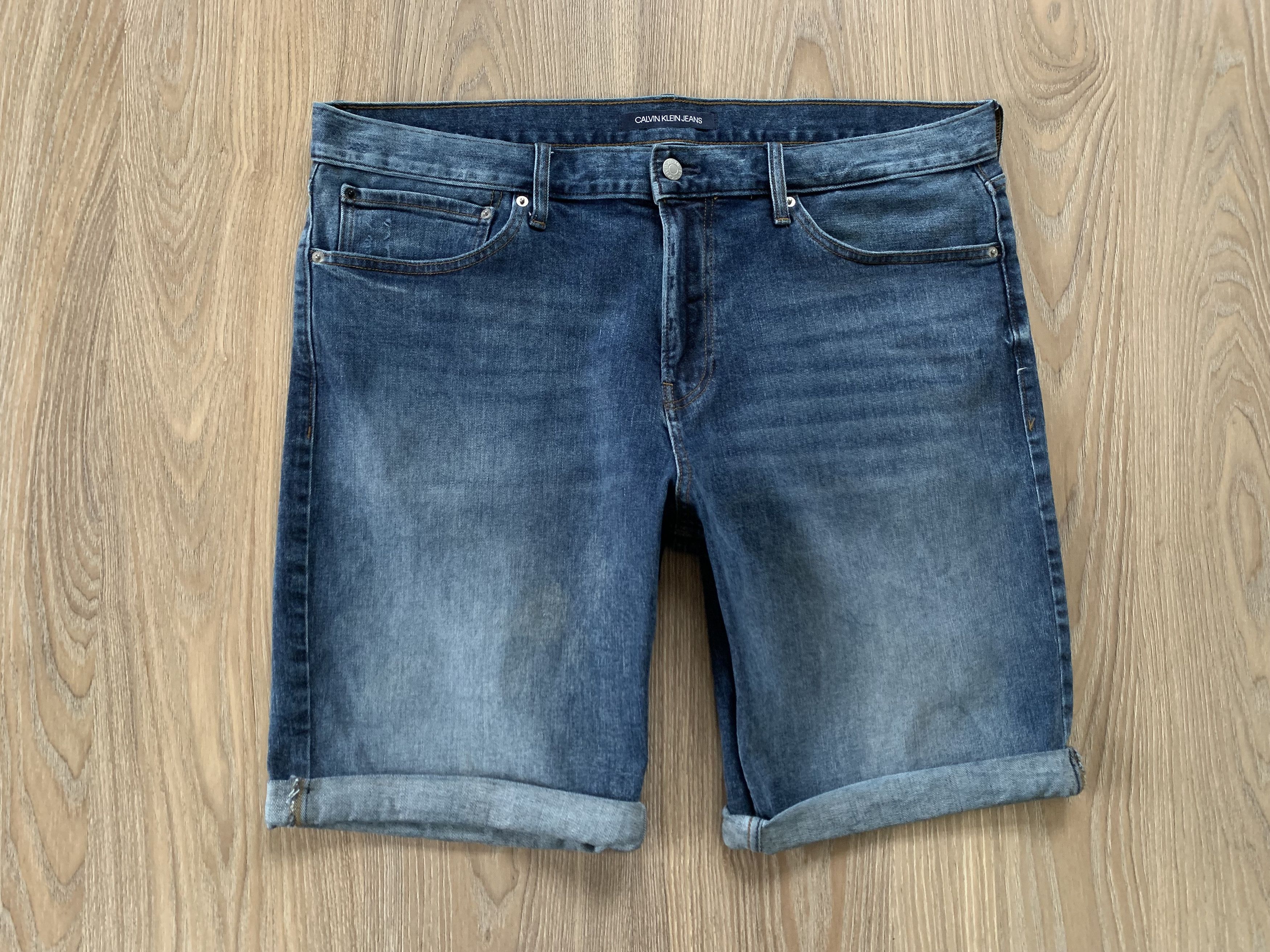 Calvin Klein Men's Vintage Calvin Klein Denim Shorts Size US 38 / EU 54 - 2 Thumbnail