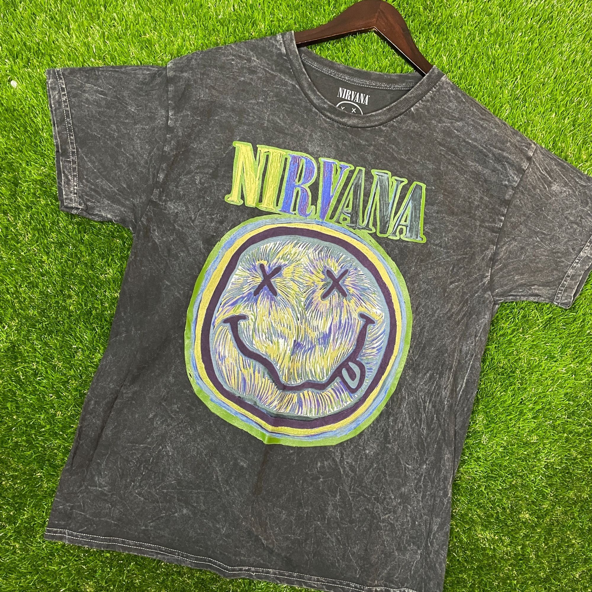 Nirvana Nirvana Smiley Face Rock T-shirt size Large Size US L / EU 52-54 / 3 - 4 Thumbnail