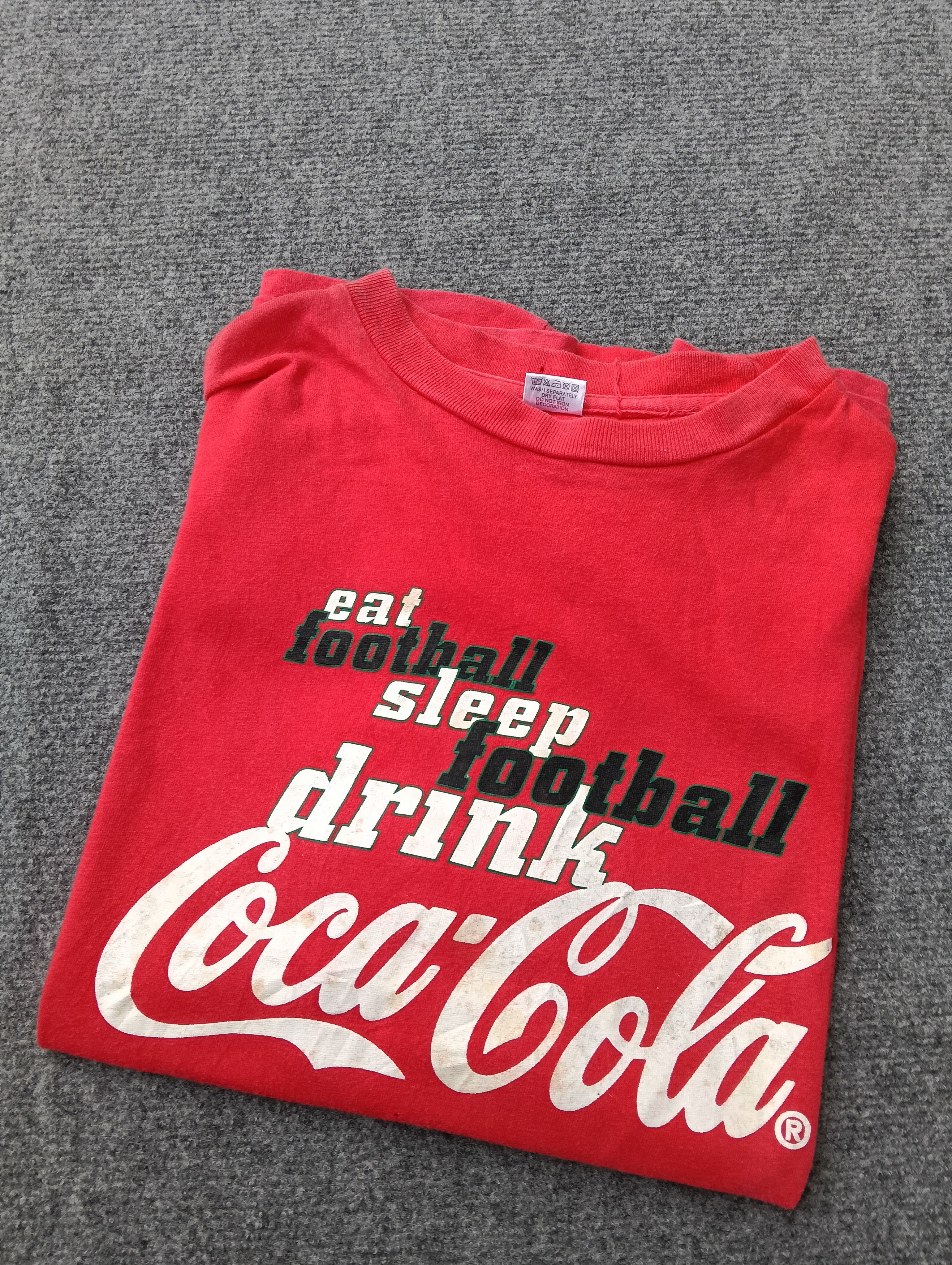 Coca Cola Coca-cola "eat football sleep football" Tshirt Size US M / EU 48-50 / 2 - 10 Thumbnail