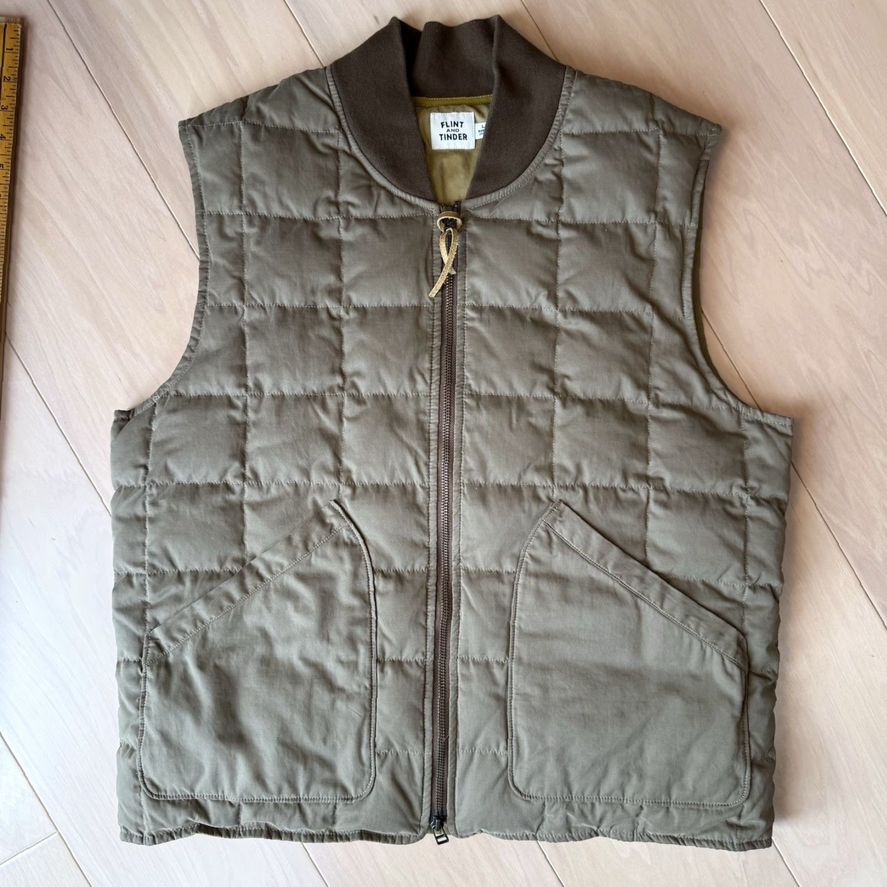 Flint And Tinder Flint and Tinder Caliber Quilted Vest L Khaki Military Outerwear Quilted Insulated Vest Vest Men L Beige/Khaki Size US L / EU 52-54 / 3 - 2 Thumbnail