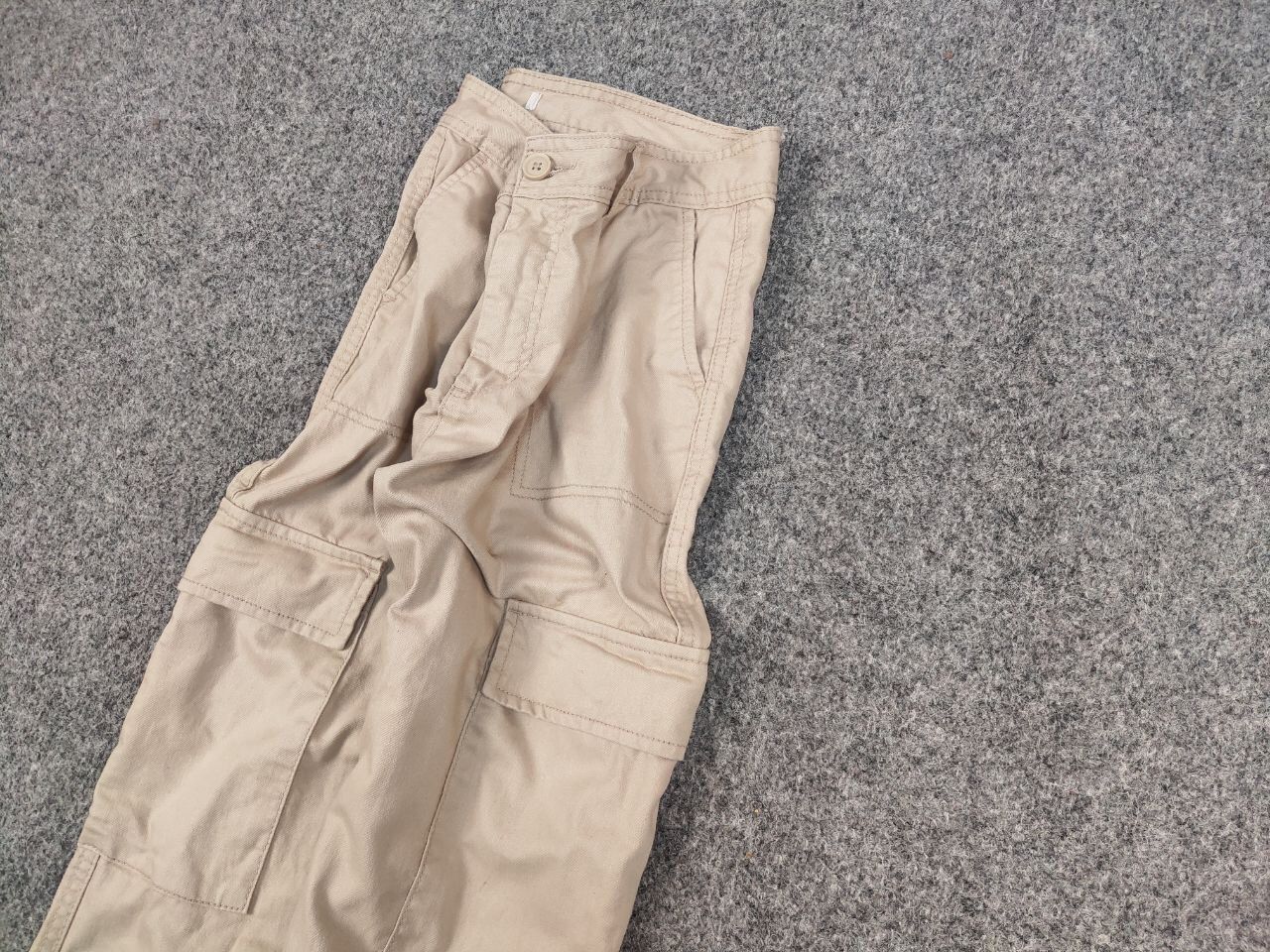 Japanese Brand Vintage Japanese Casual Beige Baggy Cargo Pants Y2K Style Size US 32 / EU 48 - 5 Thumbnail