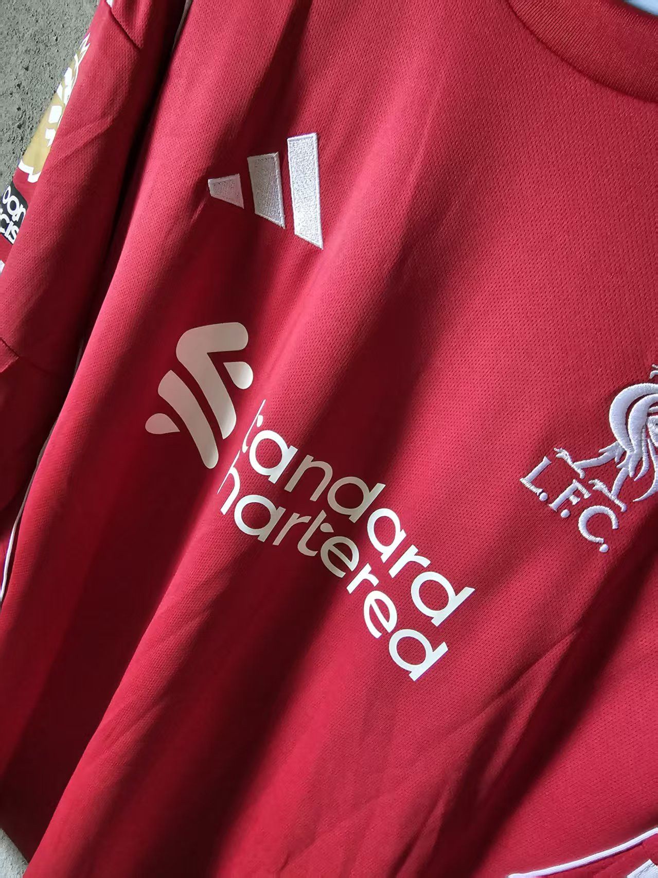 Other 2025 26 Liverpool #11 Mohamed Salah Jersey Longsleeve Size US L / EU 52-54 / 3 - 4 Thumbnail