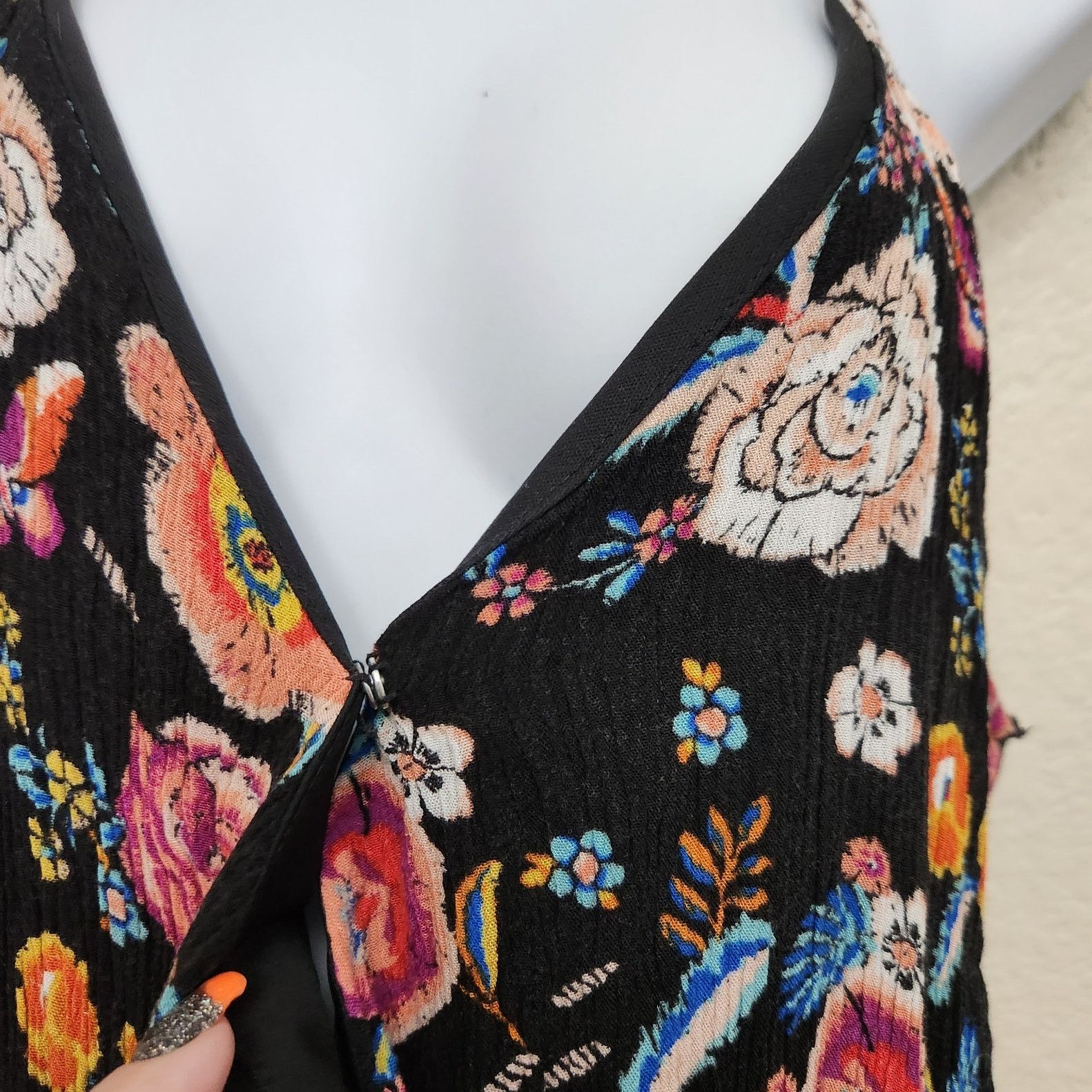 Other One Heart Clothing Black Floral Spaghetti Straps Romper M Size 30" / US 8 / IT 44 - 3 Thumbnail