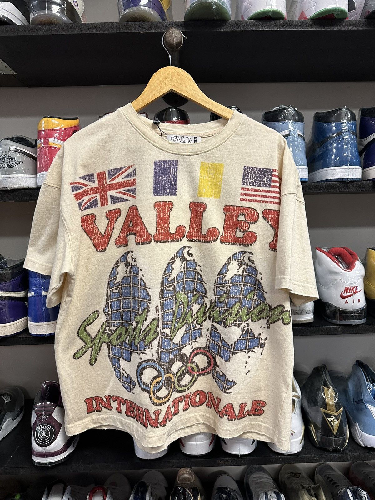 Vale Valley sports division international new medium Size US M / EU 48-50 / 2 - 1 Thumbnail