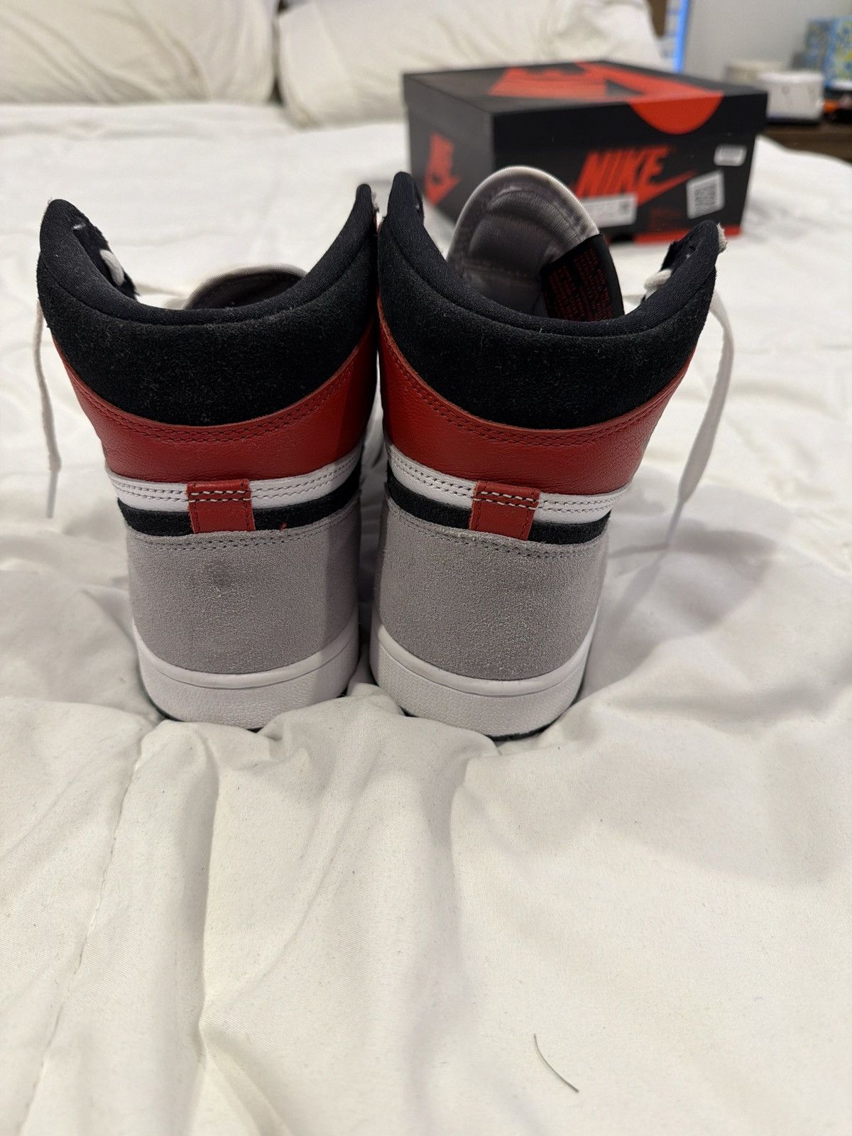 Jordan Brand Air Jordan 1 Retro High OG ‘Smoke Grey’ Size US 10 / EU 43 - 4 Thumbnail
