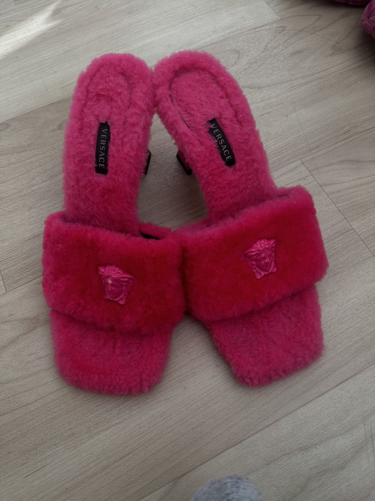 Versace Versace Pink Shearling 'La Medusa' Heeled Sandals Size US 8 / IT 38 - 8 Thumbnail