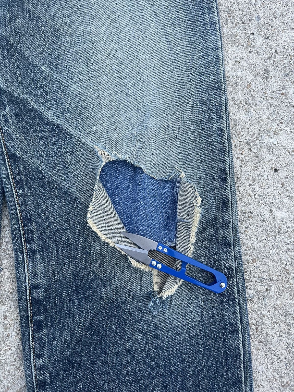 Wrangler 🔥 Wrangler Under License Distressed Denim W32🔥 Size US 32 / EU 48 - 12 Thumbnail