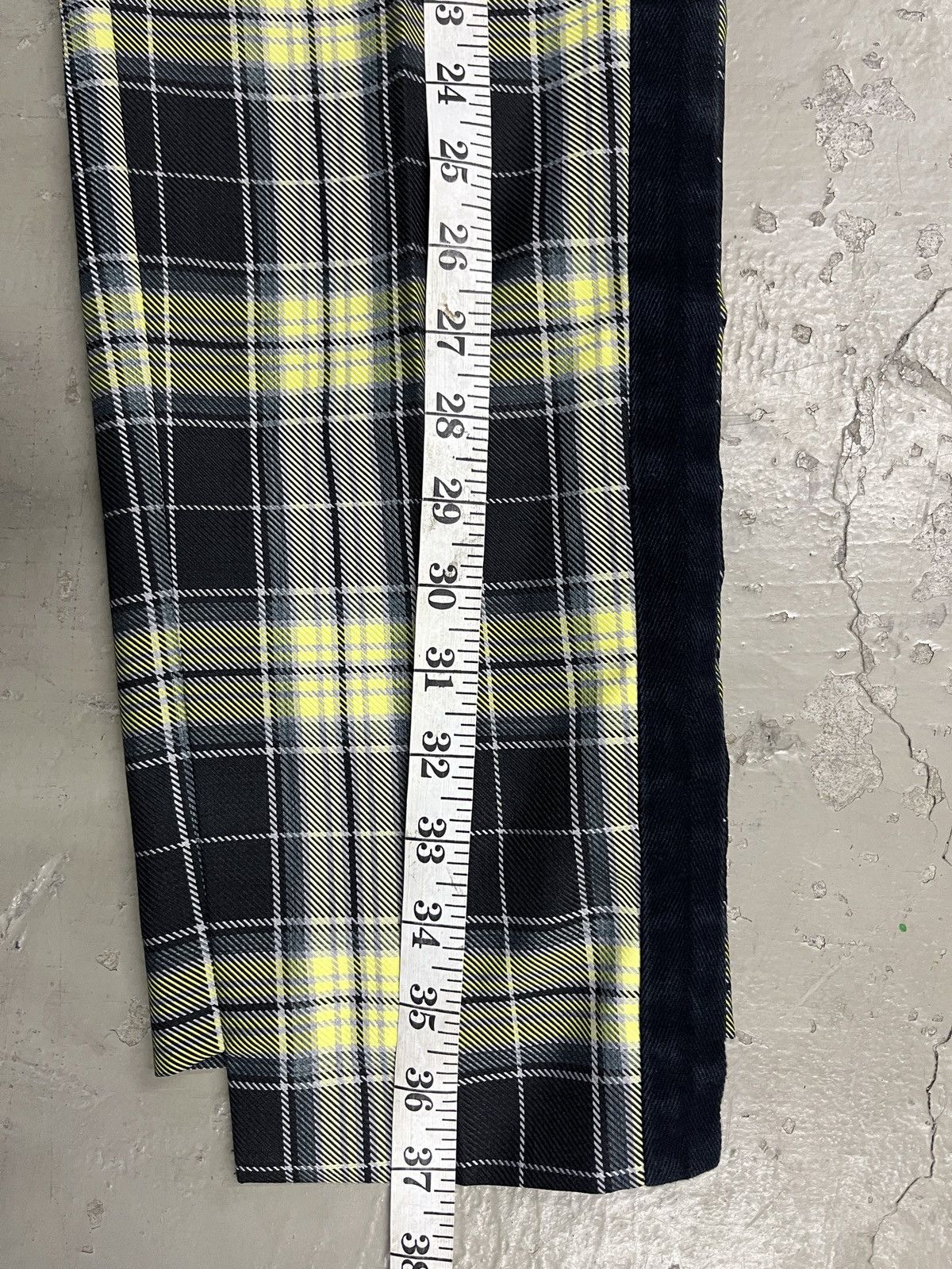 MM6 MM6 SS07 Tartan Side Tape Reconstructed Plaid Pants Size 26" / US 2 / IT 38 - 6 Thumbnail