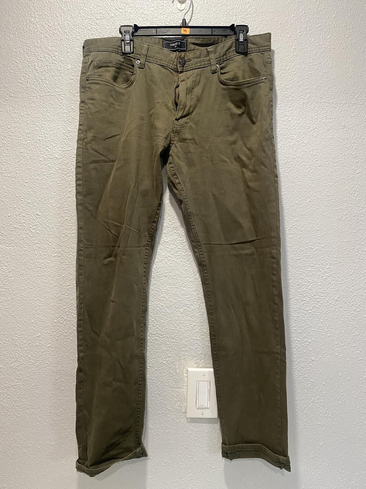 Forever 21 Forever 21 Men's Olive Green Slim Fit Pants Size 32 Size US 32 / EU 48 - 1 Thumbnail