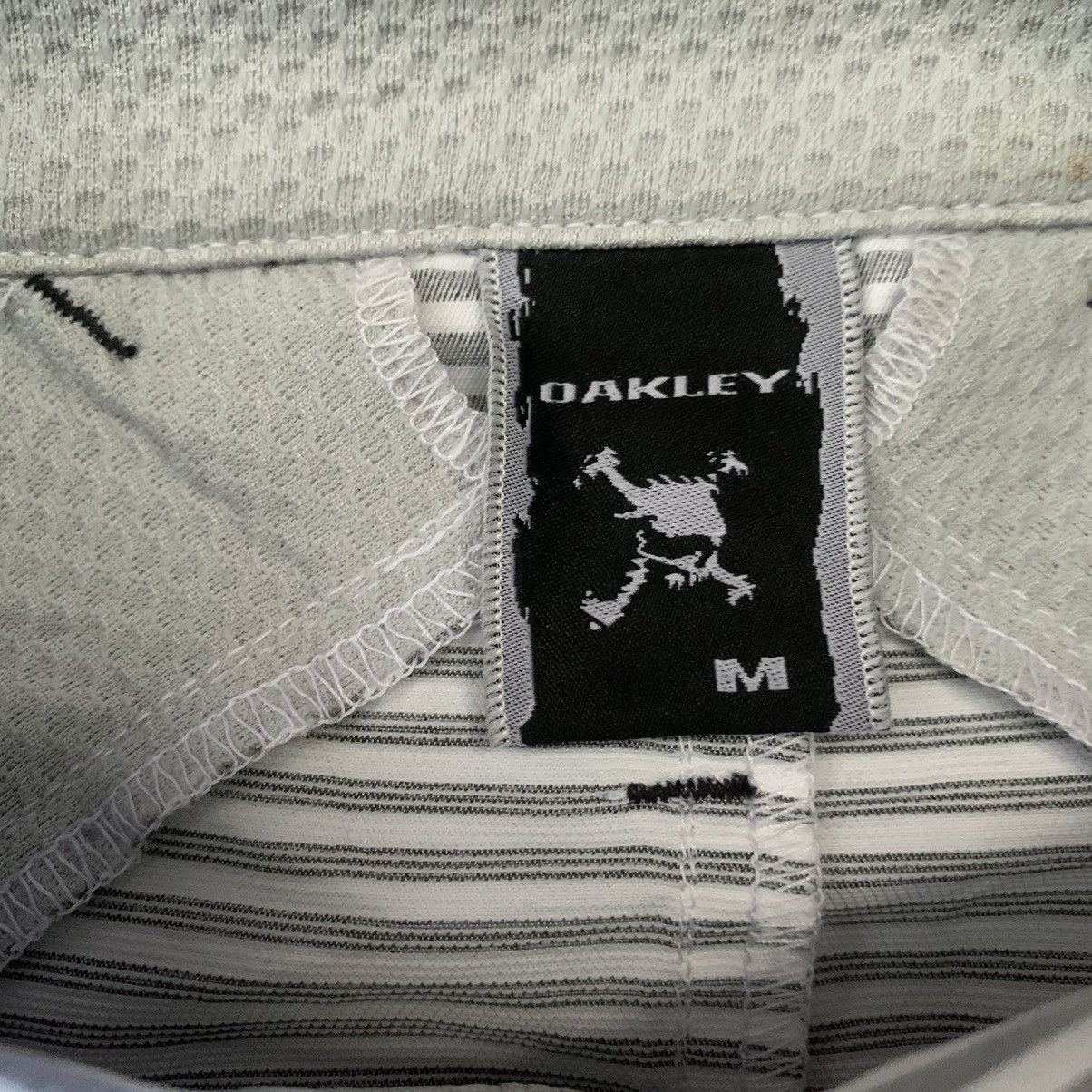Oakley 🔥OAKLEY STRIPES HIDEN BUTTON SHIRT Size US M / EU 48-50 / 2 - 10 Thumbnail