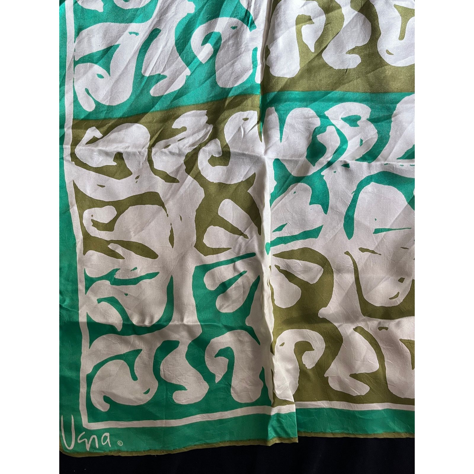 Other Vintage VERA Neumann Scarf ~ Signed ~ Green / Off White Size ONE SIZE - 4 Thumbnail