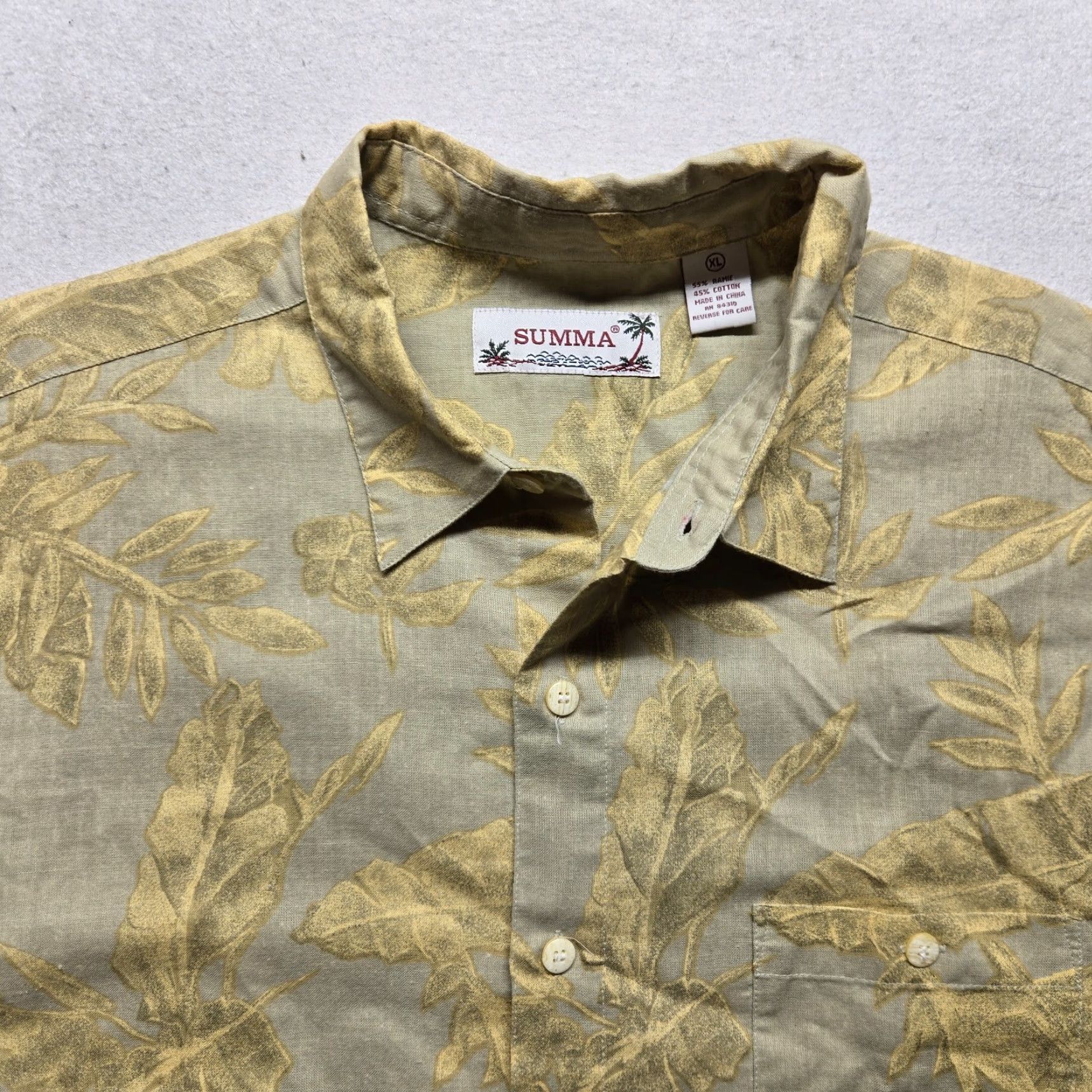 Vintage Summa Shirt Hawaiian Tan Leaves All Over Print Adult Men's XL Beige Cotton Blend Rayon Floral Casual Button-Up Short Sleeve Summer Spring Mens Size US XL / EU 56 / 4 - 2 Thumbnail