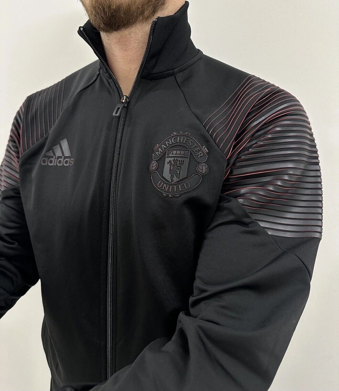Adidas MANCHESTER UNITED 2018 2019 TRACK TRAINING JACKET FOOTBALL Size US S / EU 44-46 / 1 - 4 Thumbnail