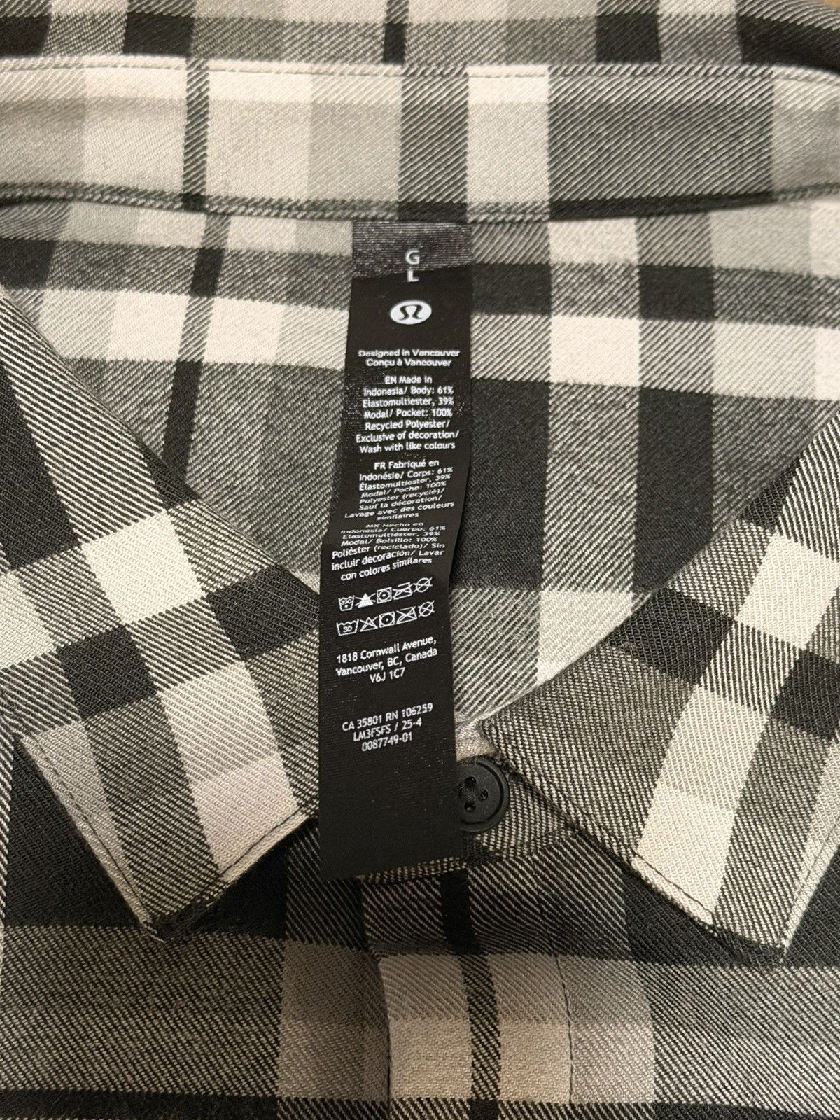 Lululemon Lululemon Brushed Woven Overshirt Plaid Green Size L NWT Size US L / EU 52-54 / 3 - 3 Thumbnail