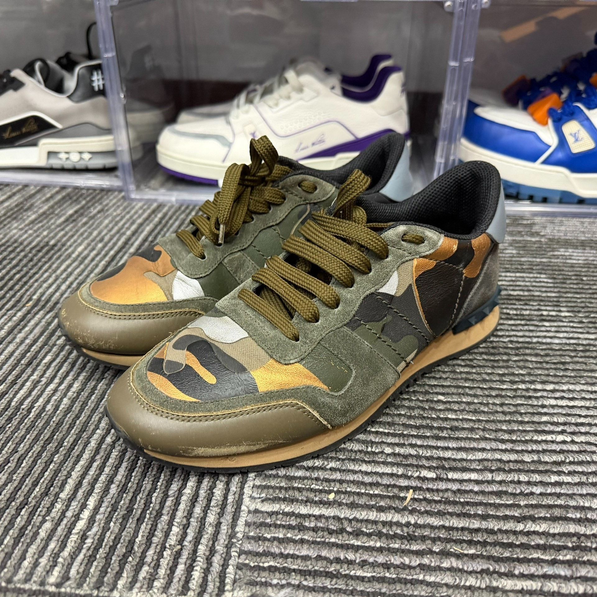 Valentino Valentino Camo Lowtop Sneakers 7.5 Men Size US 7.5 / EU 40-41 - 1 Thumbnail