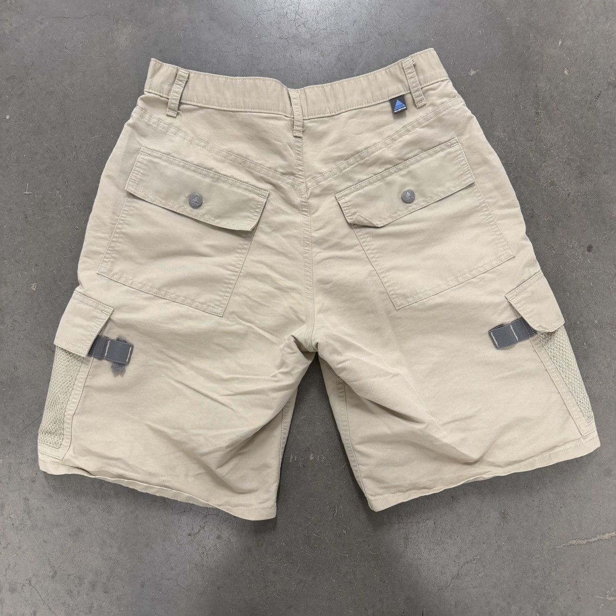 Levi's Vintage Levi’s Silvertab Cargo Shorts Beige Utility Mesh Size US 31 - 4 Thumbnail