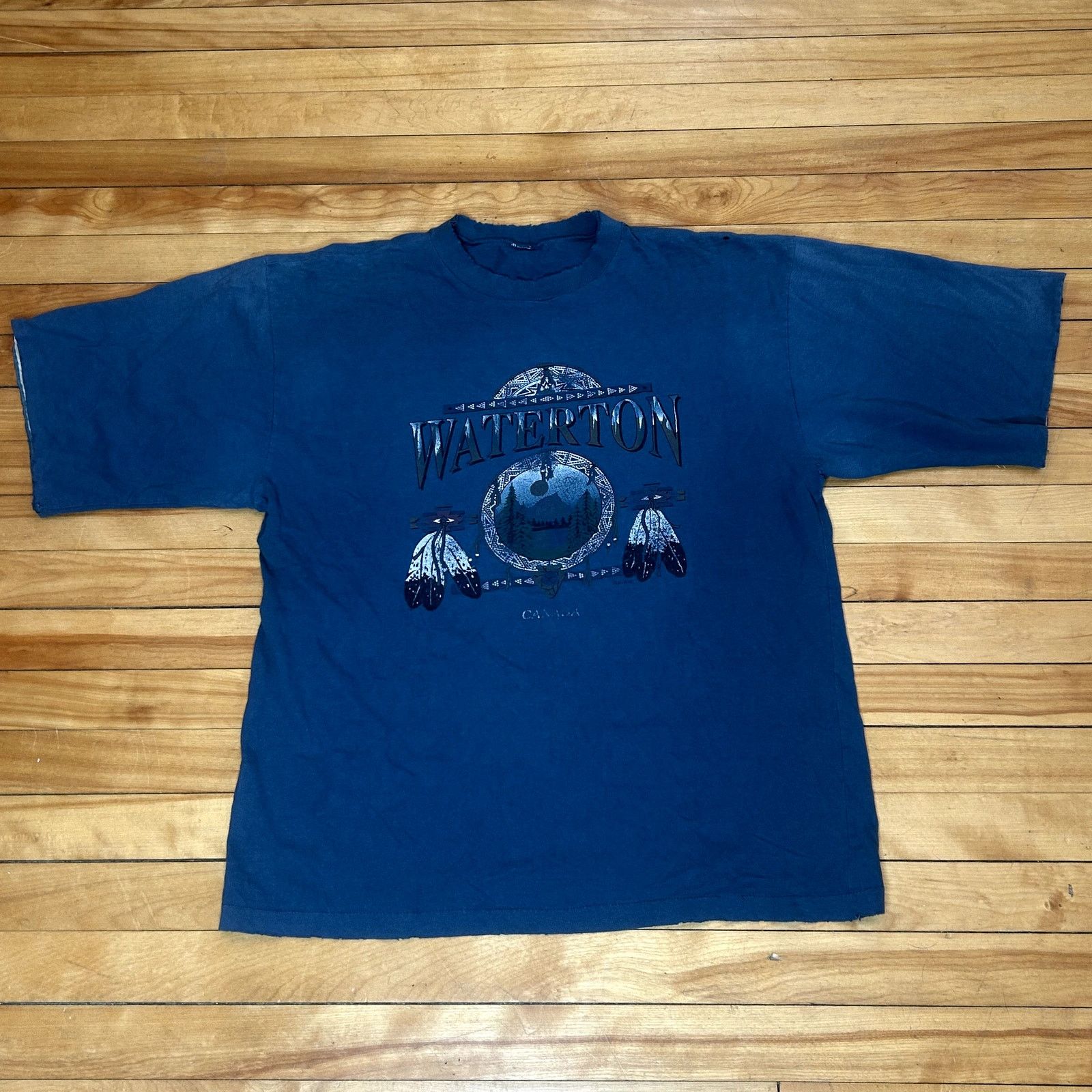 Vintage Vintage Waterton Graphic T-Shirt Size US L / EU 52-54 / 3 - 1 Thumbnail