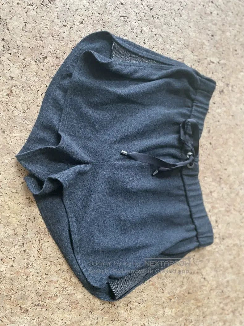 Brunello Cucinelli Brunello Cucinelli size M Iron gray beaded cashmere shorts Size 25" / US 0 / IT 36 - 1 Thumbnail