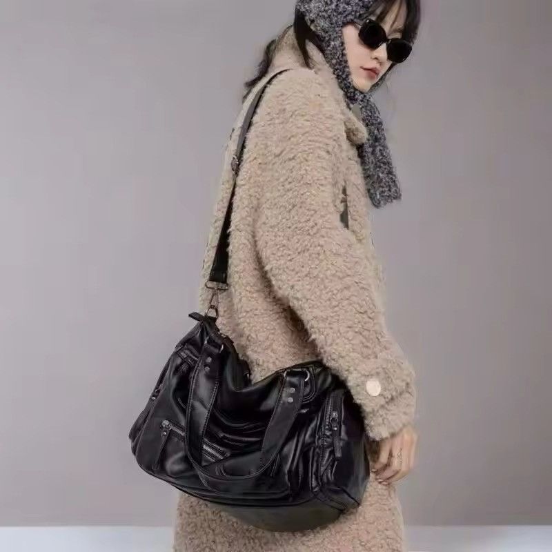 Vintage Streetwear Retro Vintage Style Punk Capacity Crossbody Bag Size ONE SIZE - 2 Thumbnail