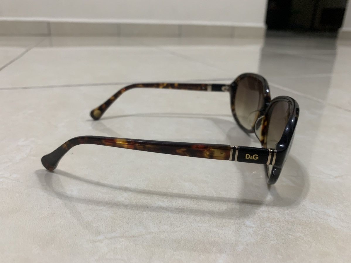 Dolce & Gabbana Vintage Tortoise Dolce Gabbana Sunglasses Size ONE SIZE - 9 Thumbnail