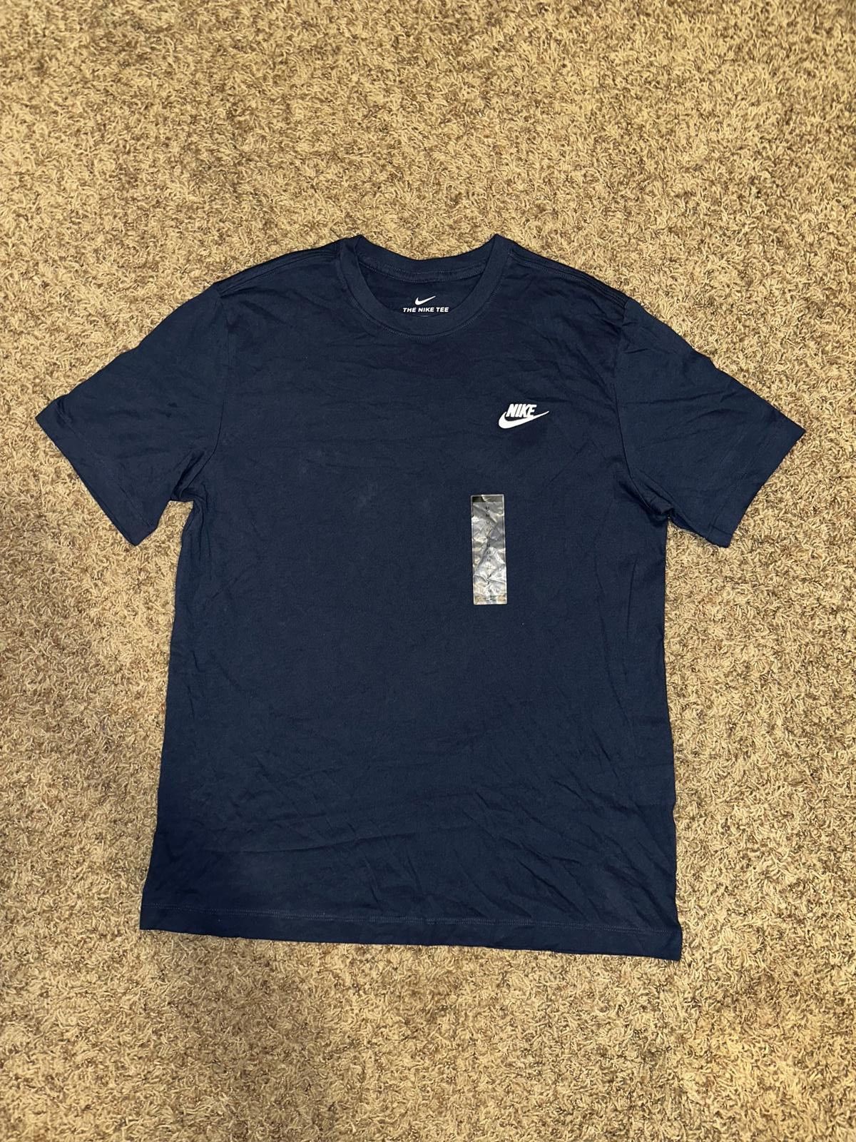 Nike Nike Men's Short Sleeve Sportswear Club Navy T-Shirt Size US M / EU 48-50 / 2 - 1 Thumbnail
