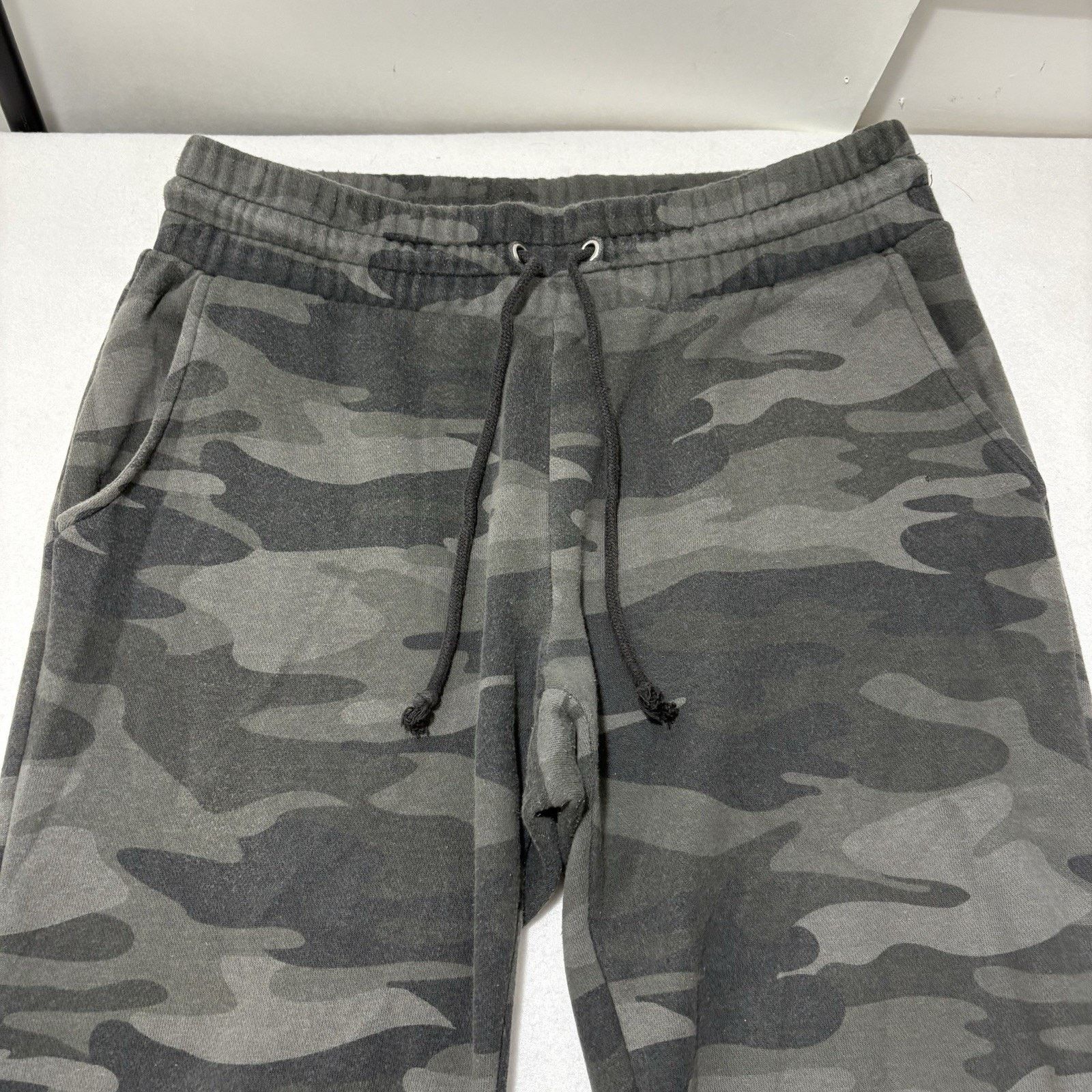 Target Basics Wild Fable Small Tapered Sweatpants Camo Green Joggers Pants Size 28" / US 6 / IT 42 - 2 Thumbnail