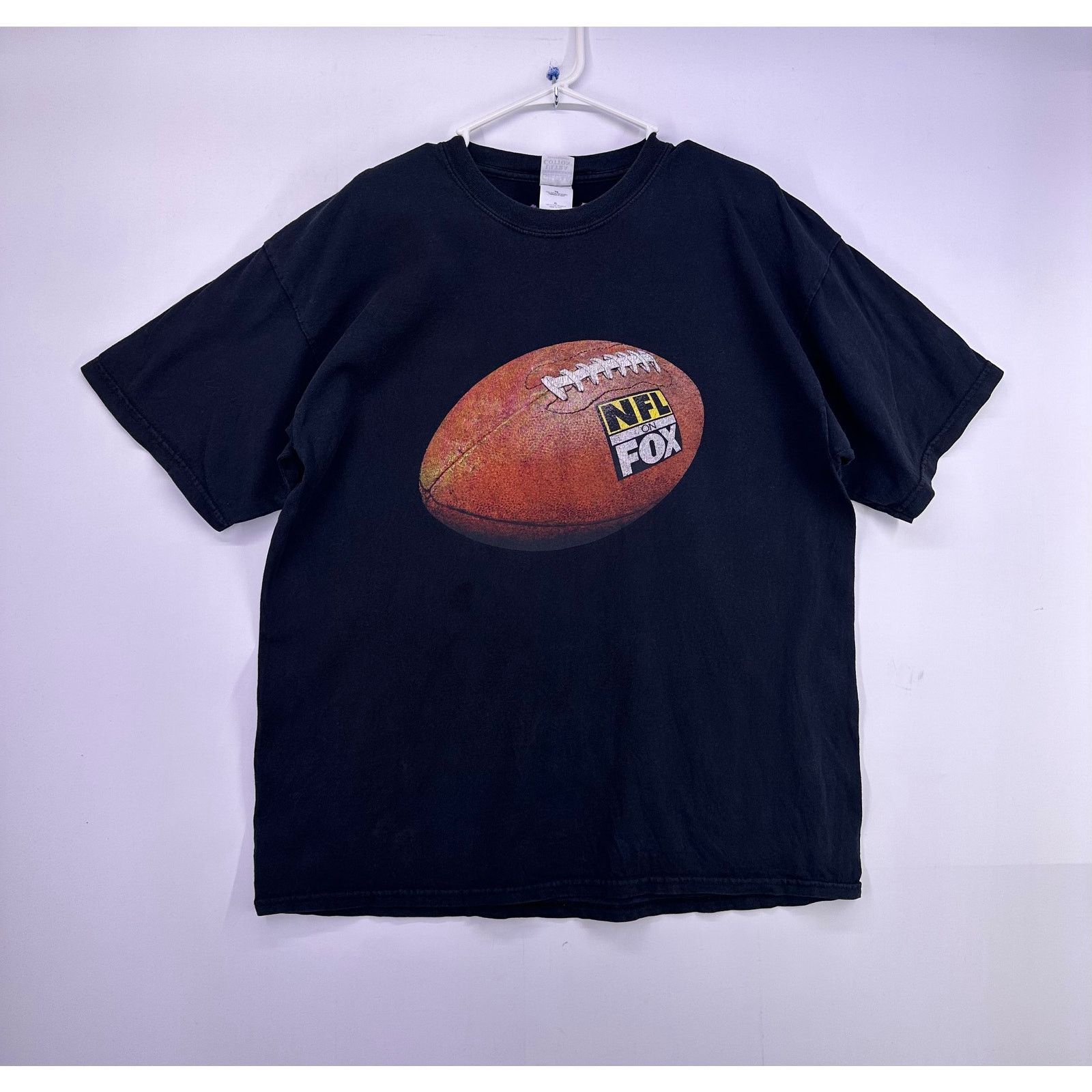 Gildan Vintage Fox NFL Black Tshirt Size XL Size US XL / EU 56 / 4 - 1 Thumbnail